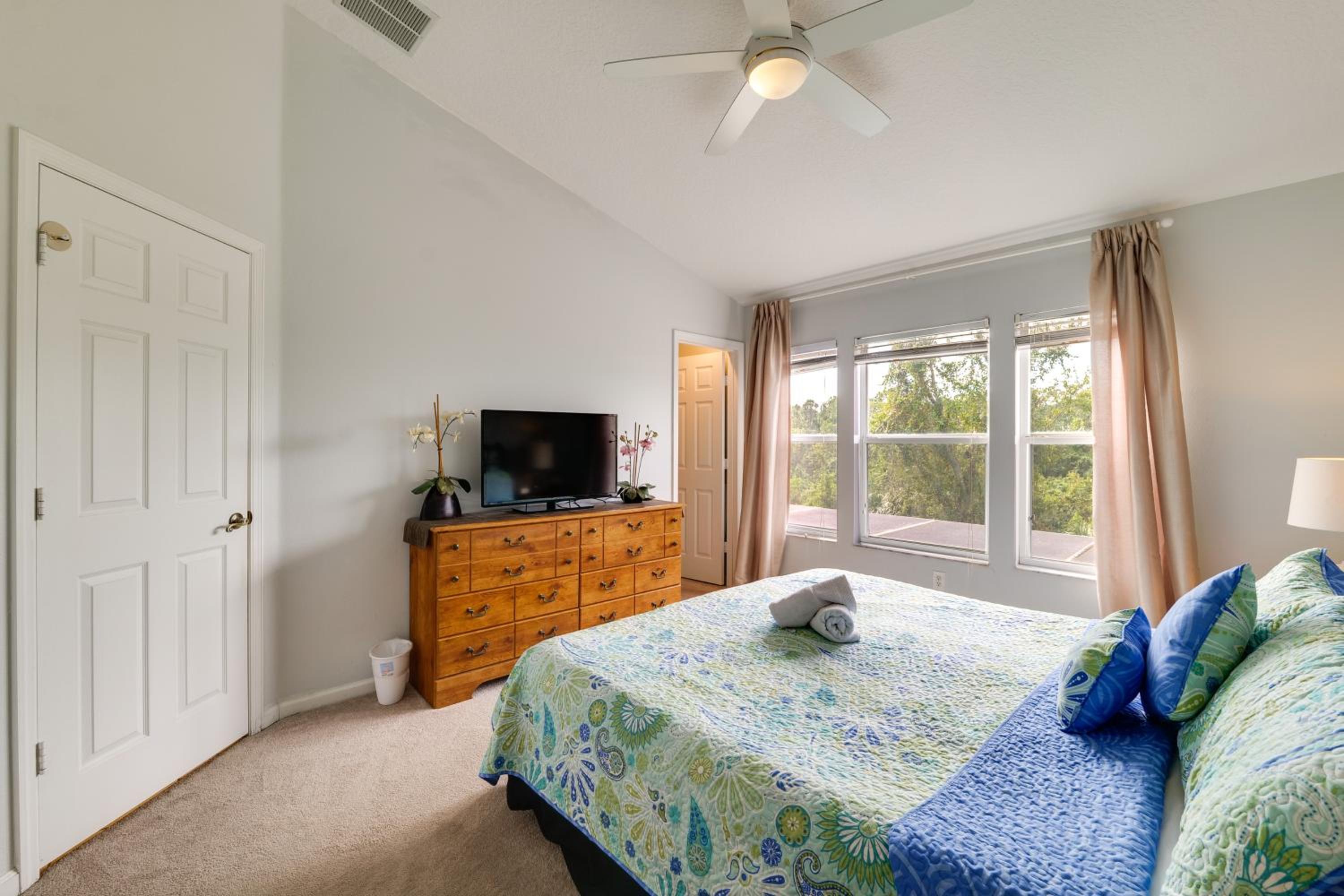 Family-Friendly Resort Getaway 5 Mi to Disney!