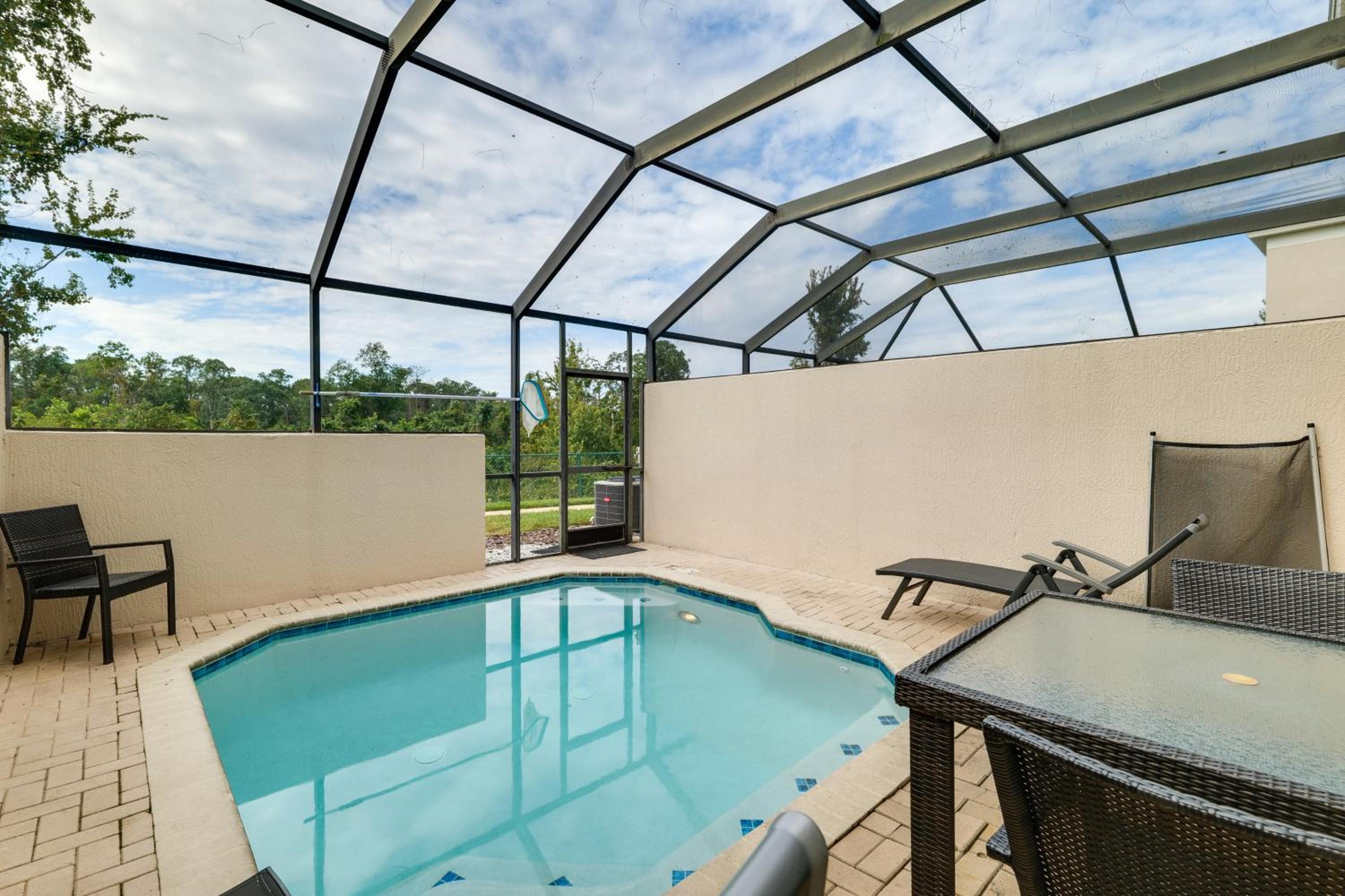 Family-Friendly Resort Getaway 5 Mi to Disney!