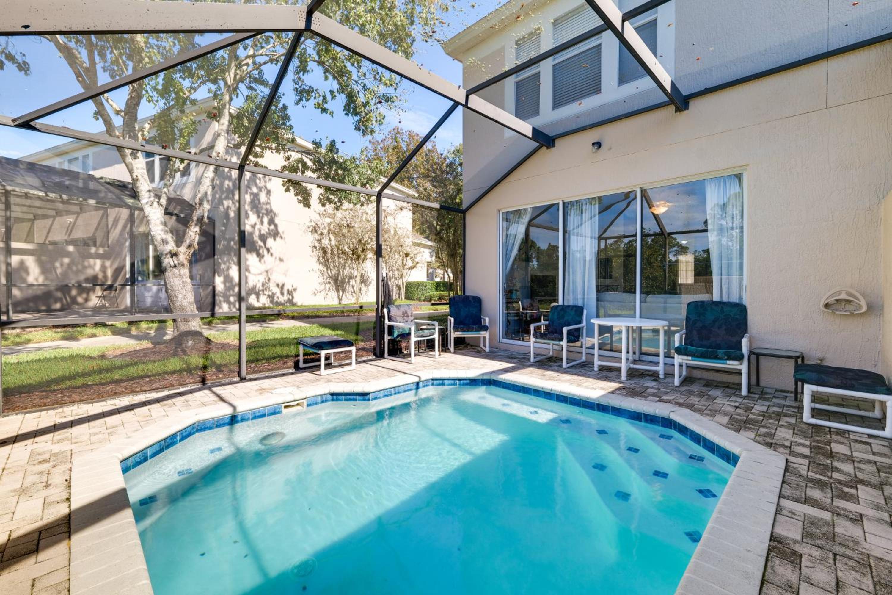 5 Mi to Disney Parks Family Home with Resort Perks!