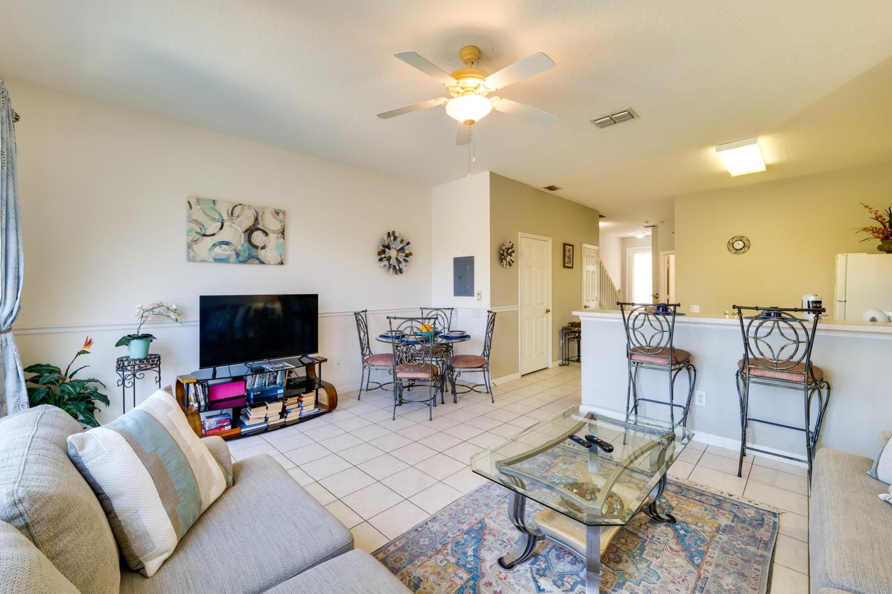 5 Mi to Disney Parks Family Home with Resort Perks!