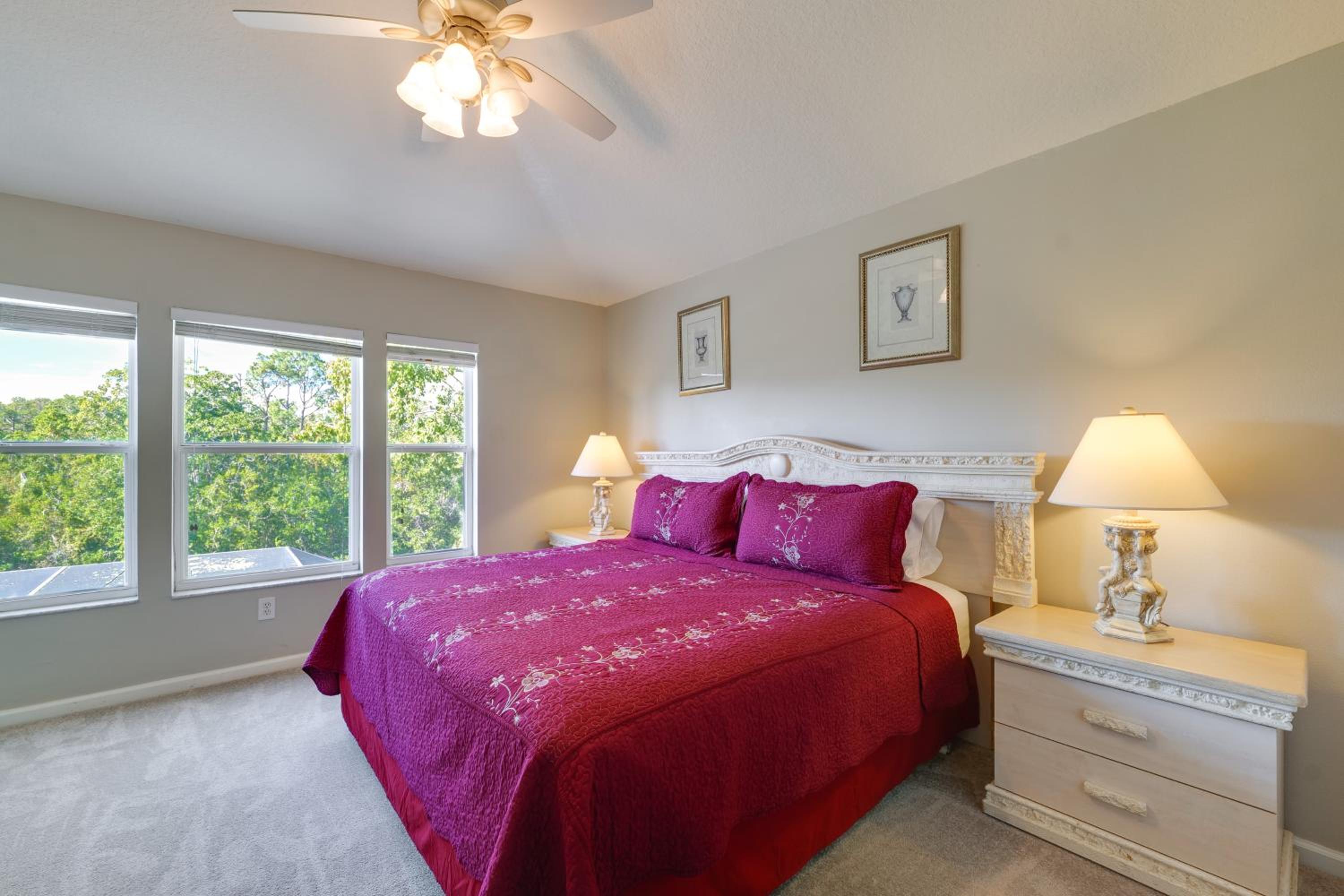 5 Mi to Disney Parks Family Home with Resort Perks!