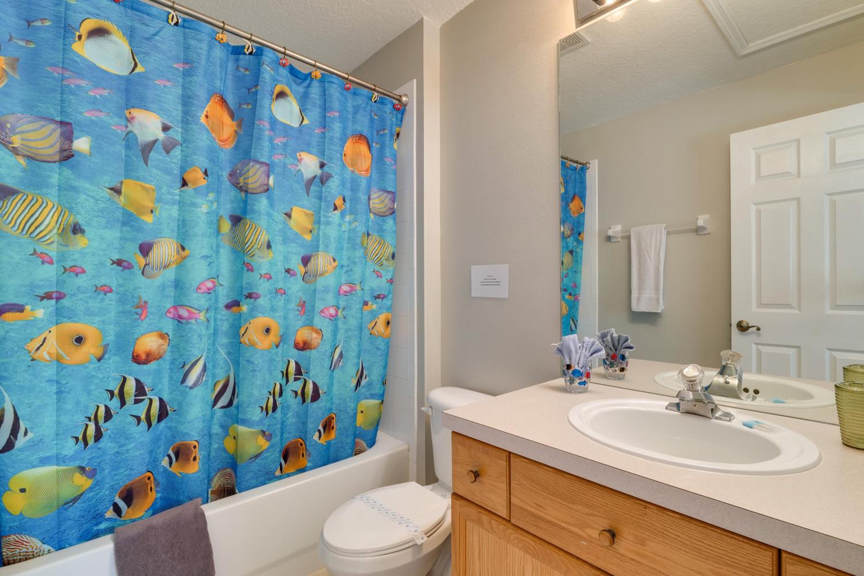 5 Mi to Disney Parks Family Home with Resort Perks!