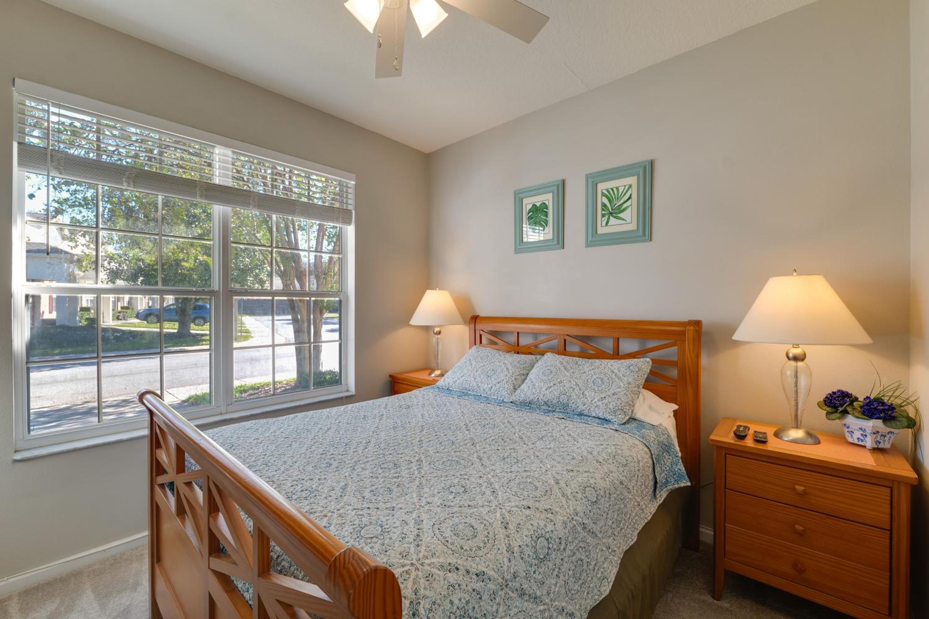 5 Mi to Disney Parks Family Home with Resort Perks!