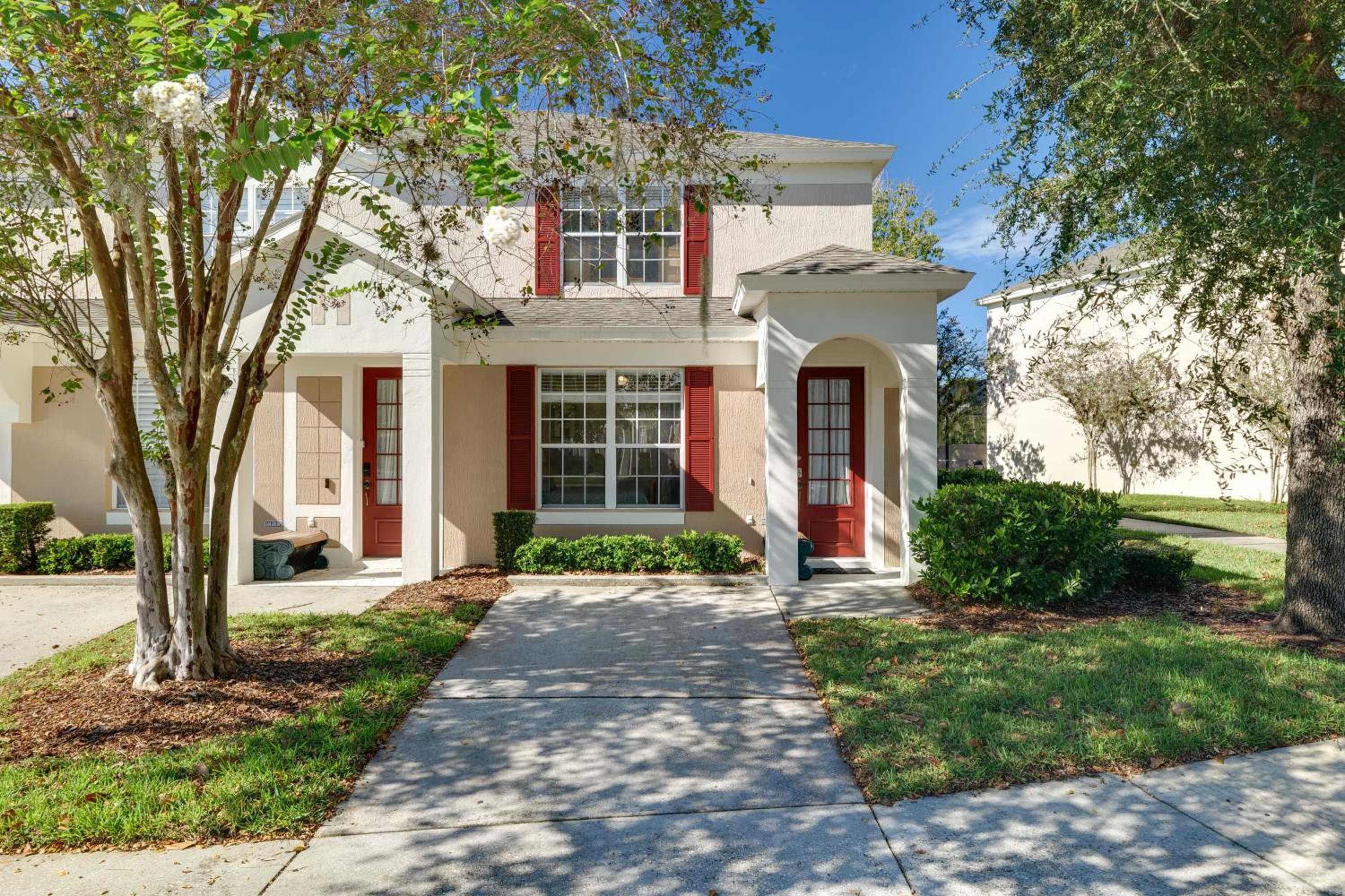 5 Mi to Disney Parks Family Home with Resort Perks!