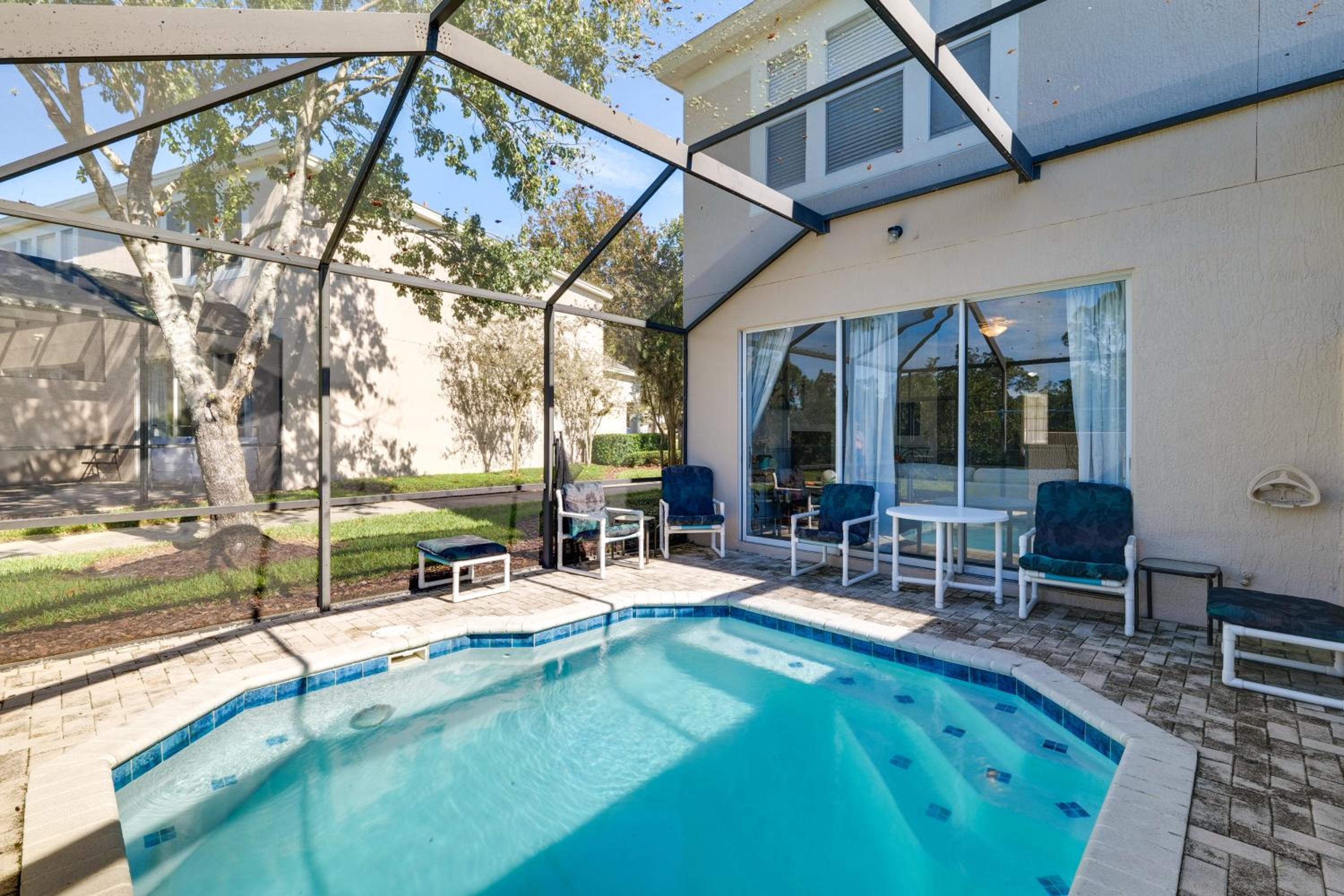 5 Mi to Disney Parks Family Home with Resort Perks!