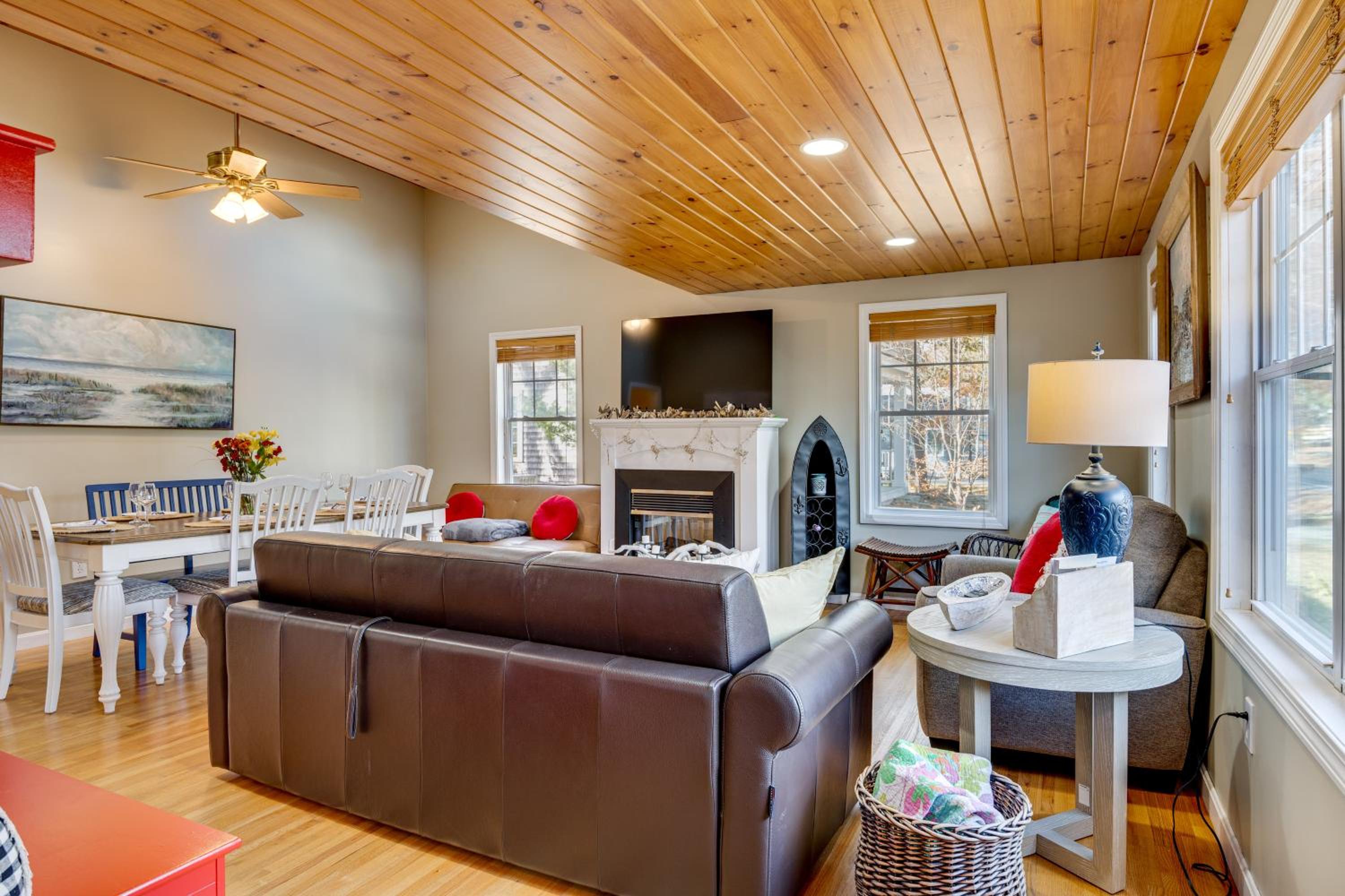Less Than 1 Mi to Dtwn Ogunquit! Coastal Family Retreat