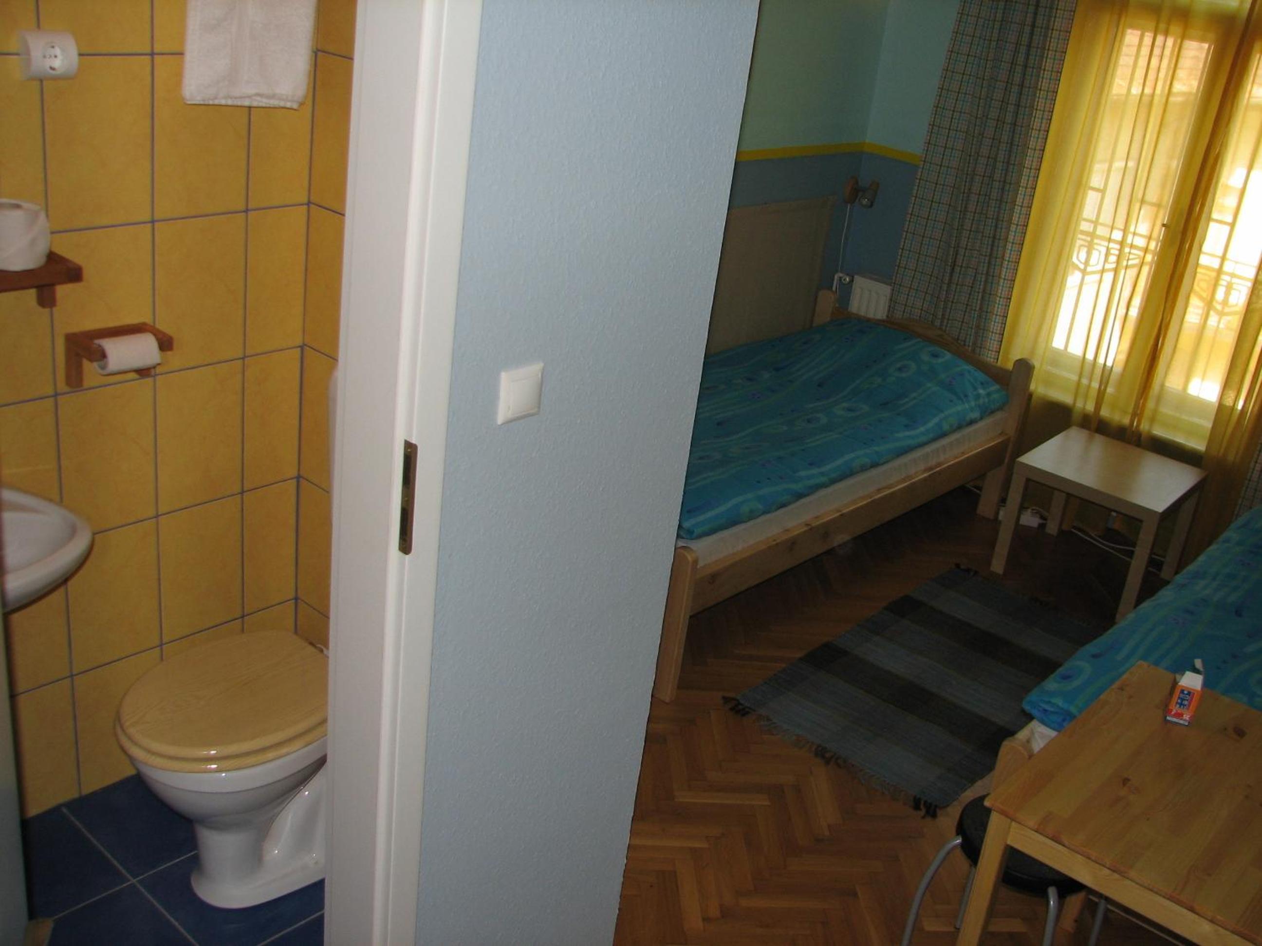 7x24 Central Hostel