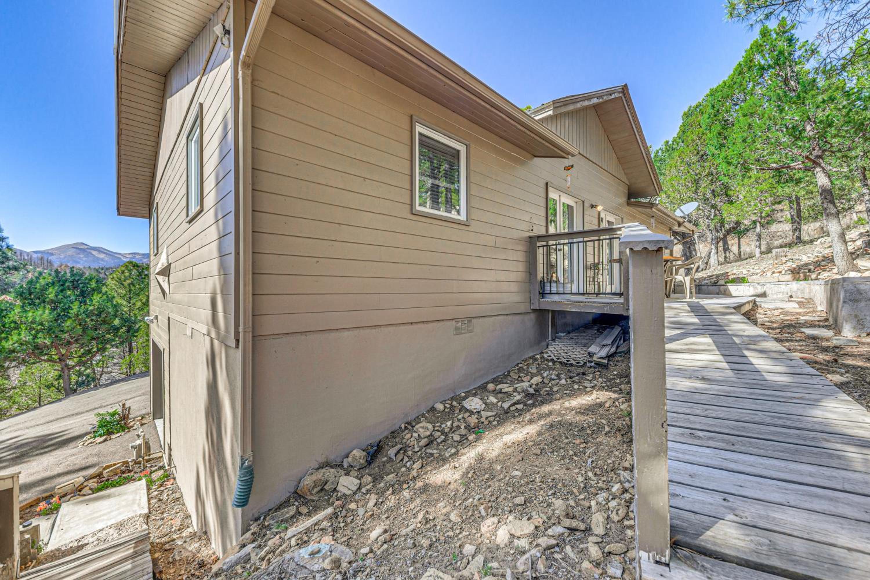 Million-Dollar Views! Alto Home Near Ski Apache