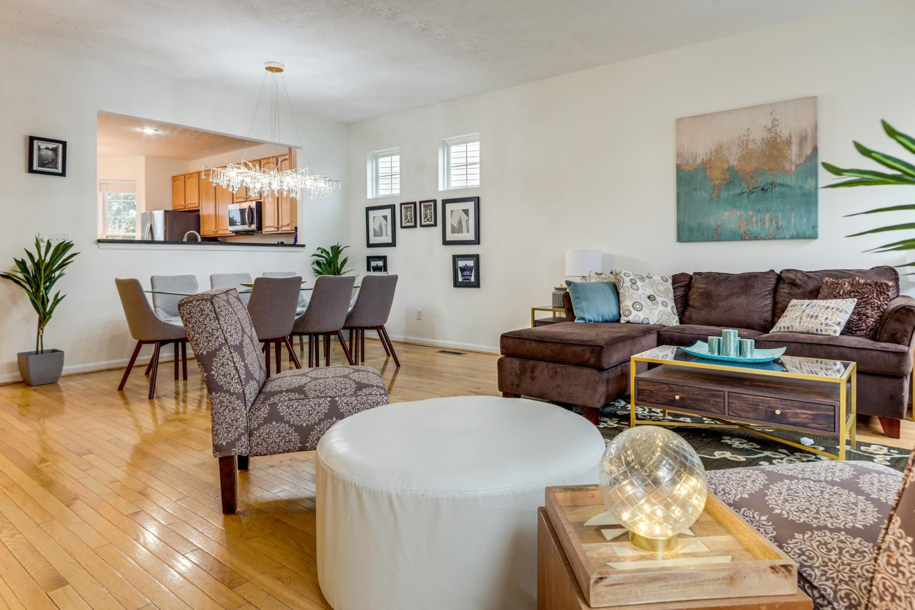 1 Mi to Dtwn Cincinnati Spacious Townhome with Deck