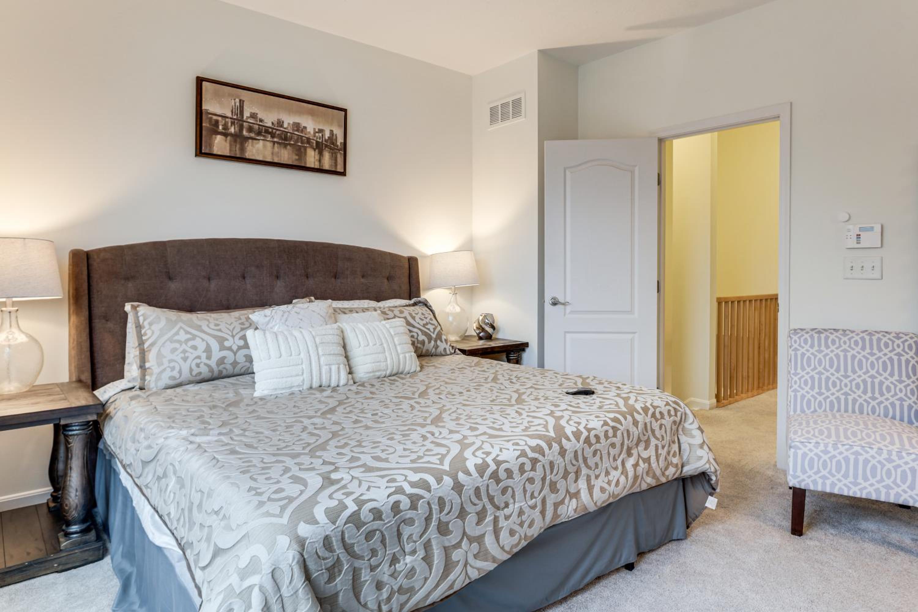 1 Mi to Dtwn Cincinnati Spacious Townhome with Deck