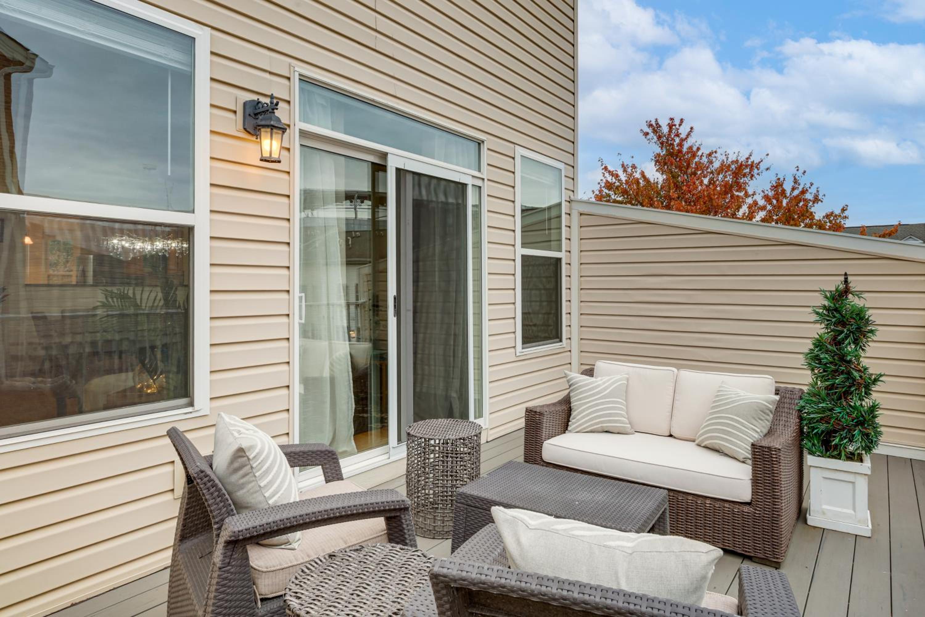 1 Mi to Dtwn Cincinnati Spacious Townhome with Deck