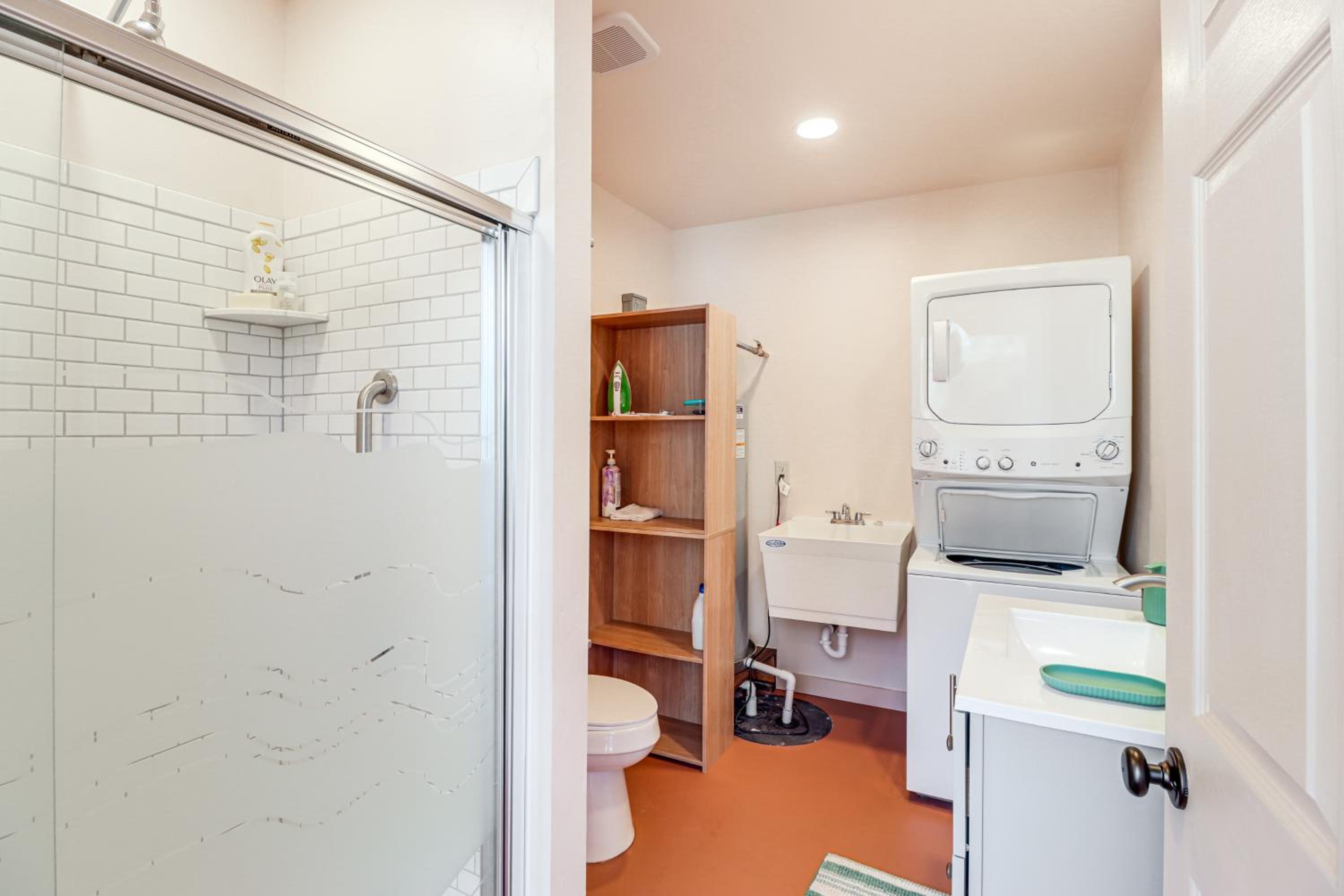 Right on Main Street! Mtn-View Bisbee Hideaway