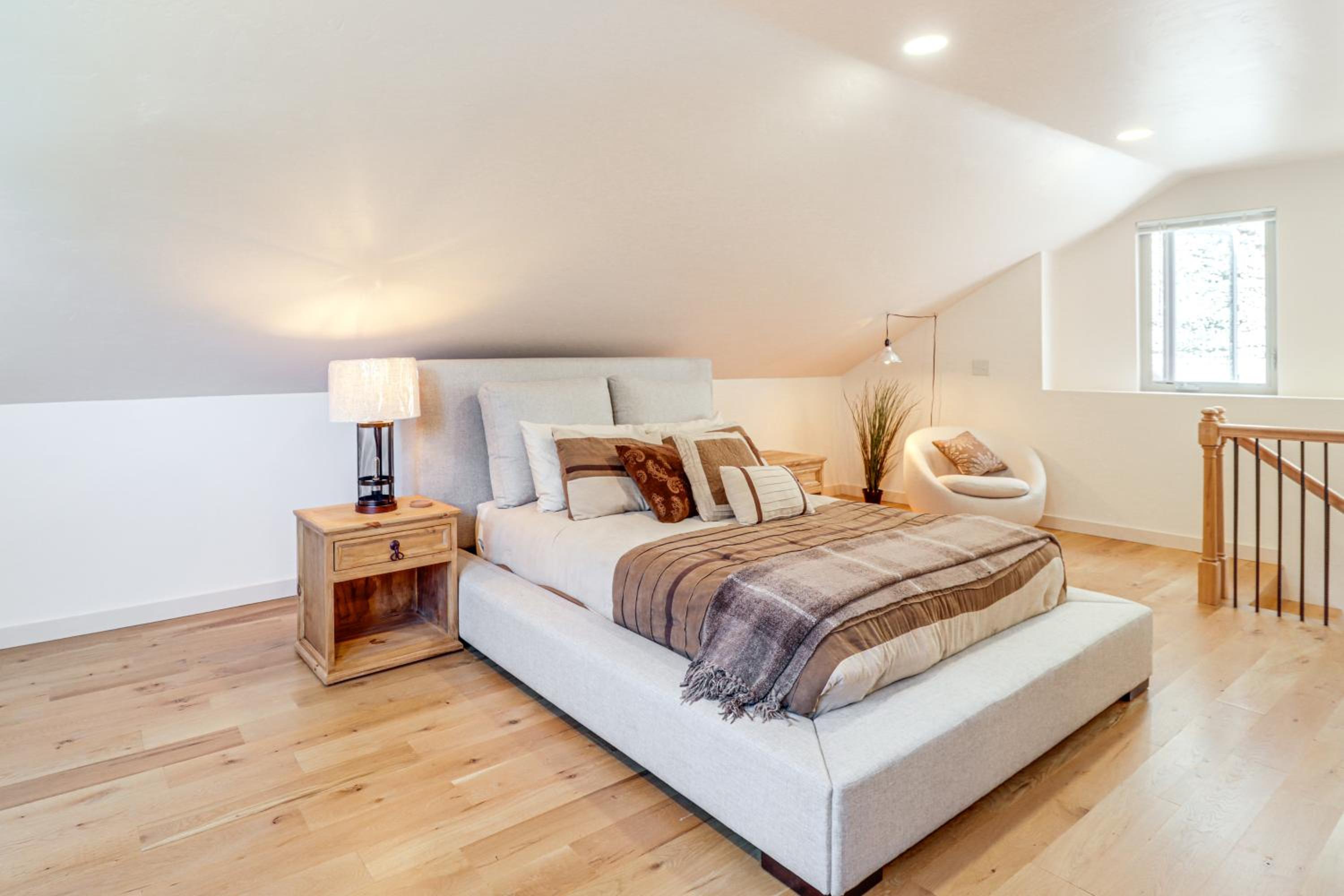 Right on Main Street! Mtn-View Bisbee Hideaway