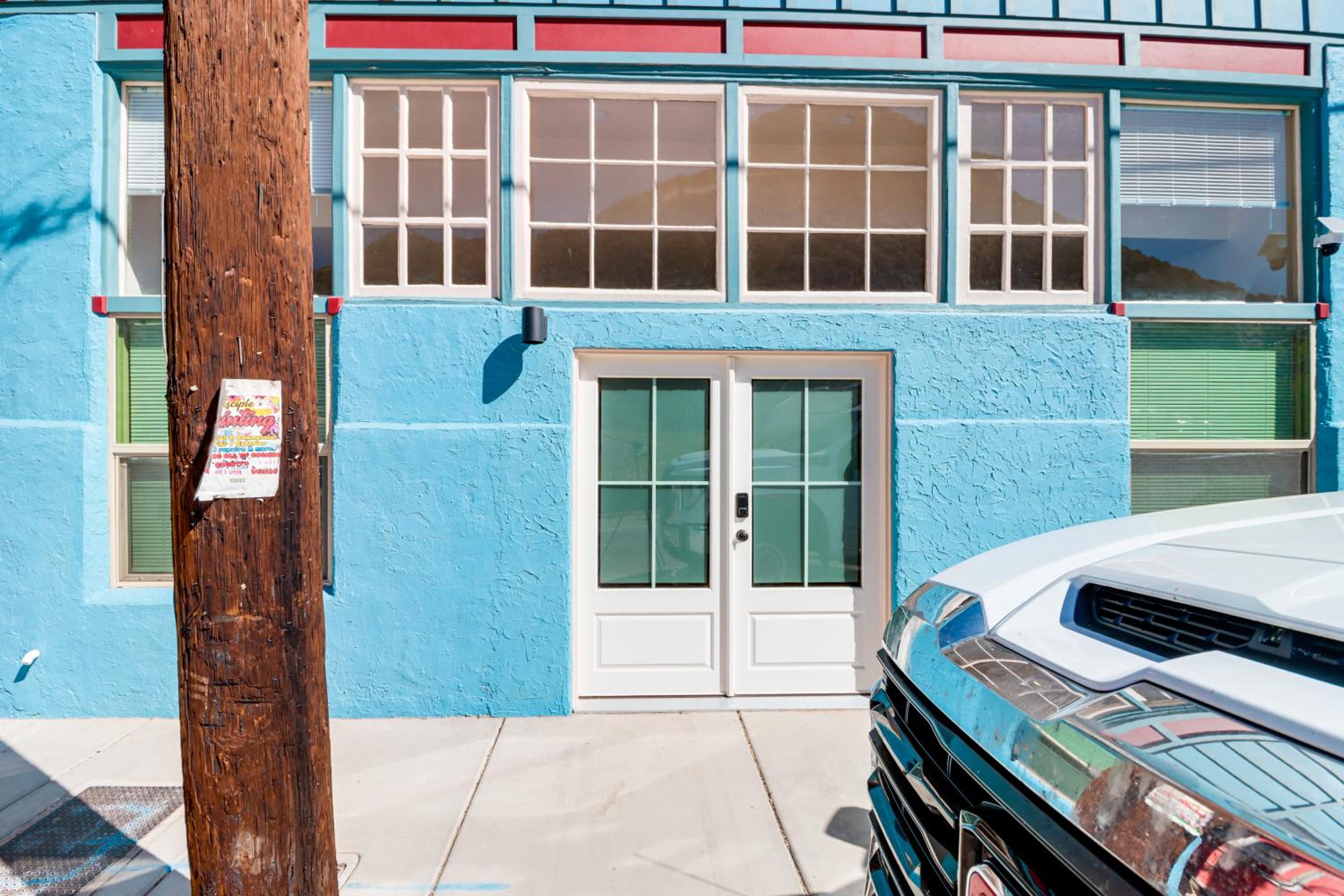 Right on Main Street! Mtn-View Bisbee Hideaway
