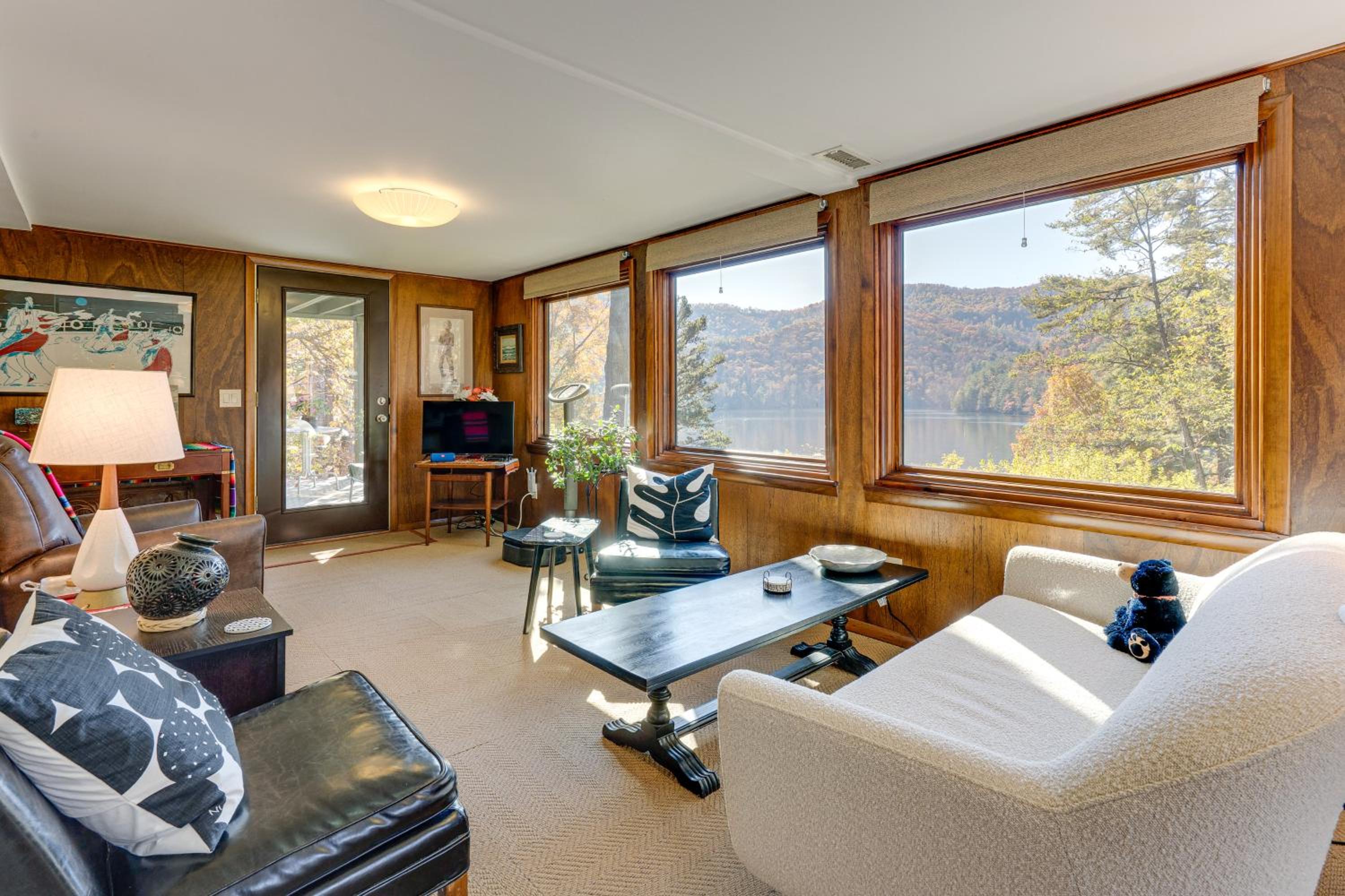 Casa Alcoa Mtn-View Apt Over Santeetlah Lake!