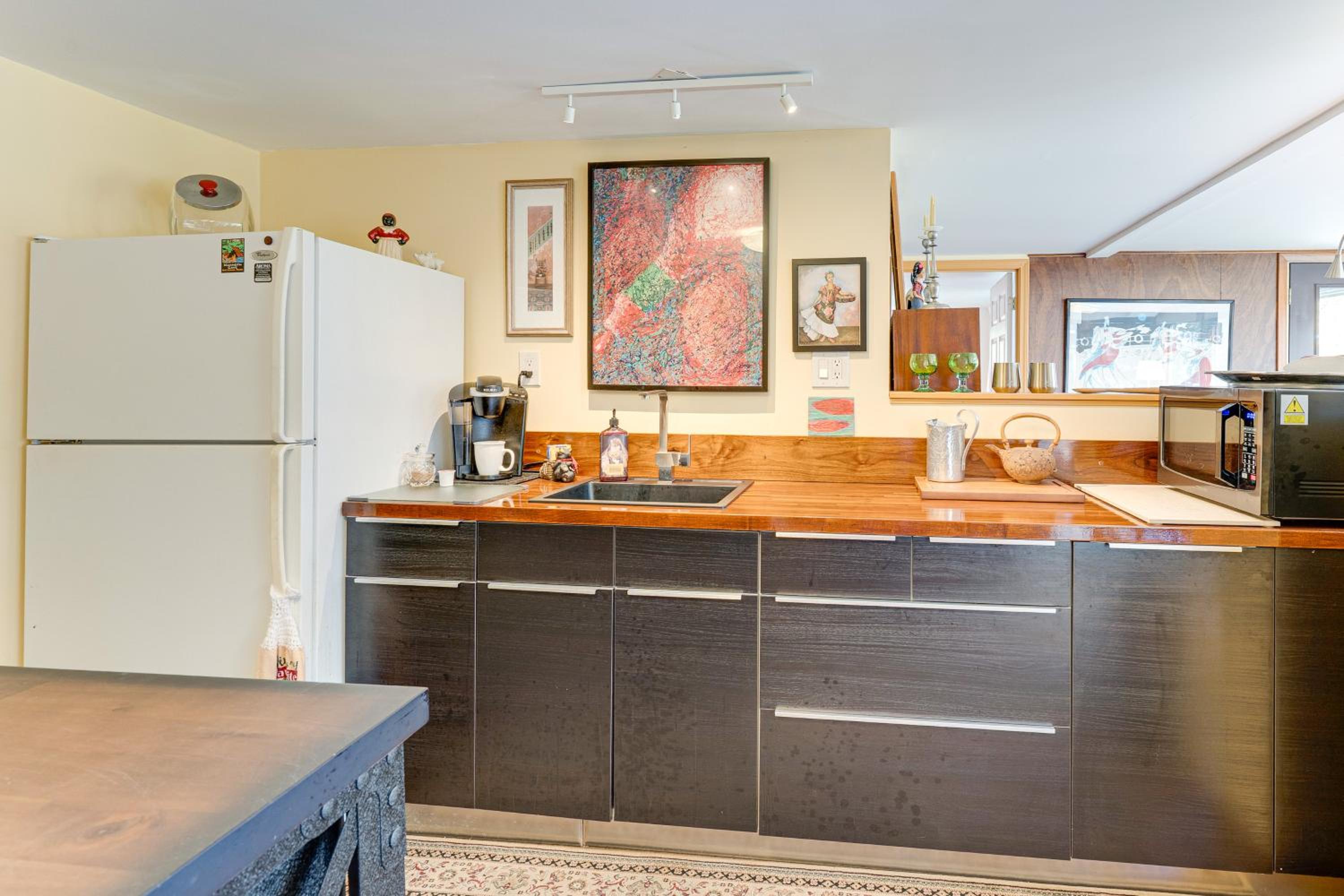 Casa Alcoa Mtn-View Apt Over Santeetlah Lake!