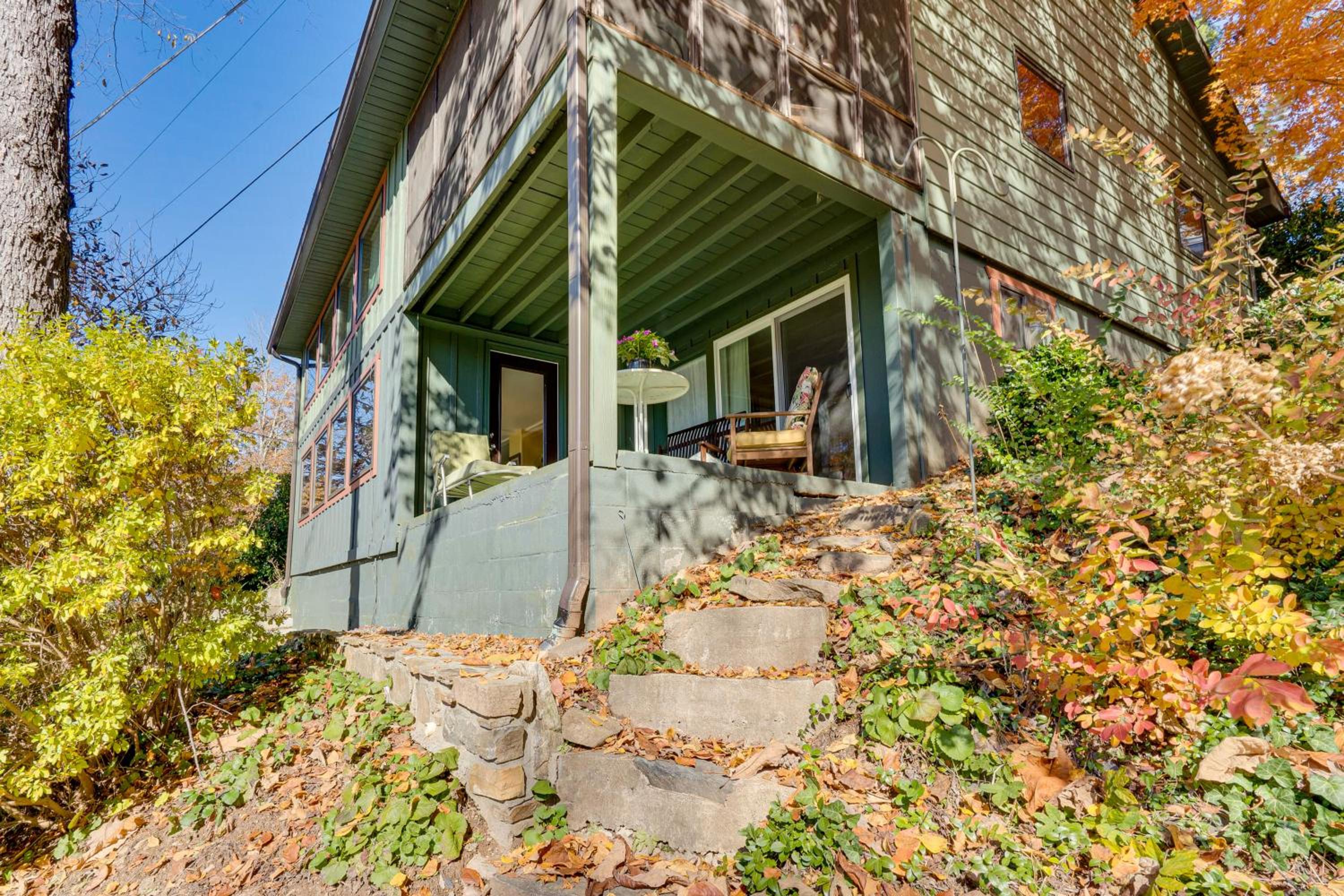Casa Alcoa Mtn-View Apt Over Santeetlah Lake!