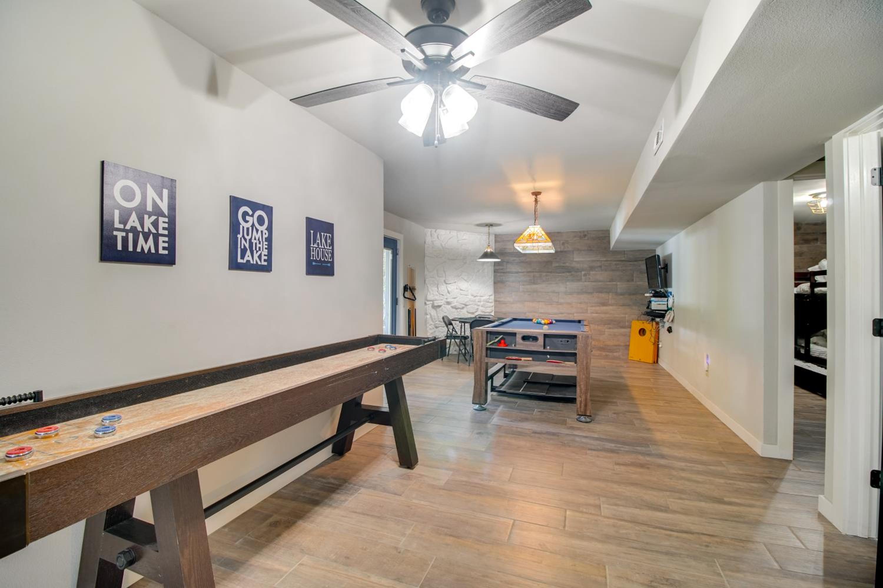 Game Room, Dock and Hot Tub Grand Lake Getaway