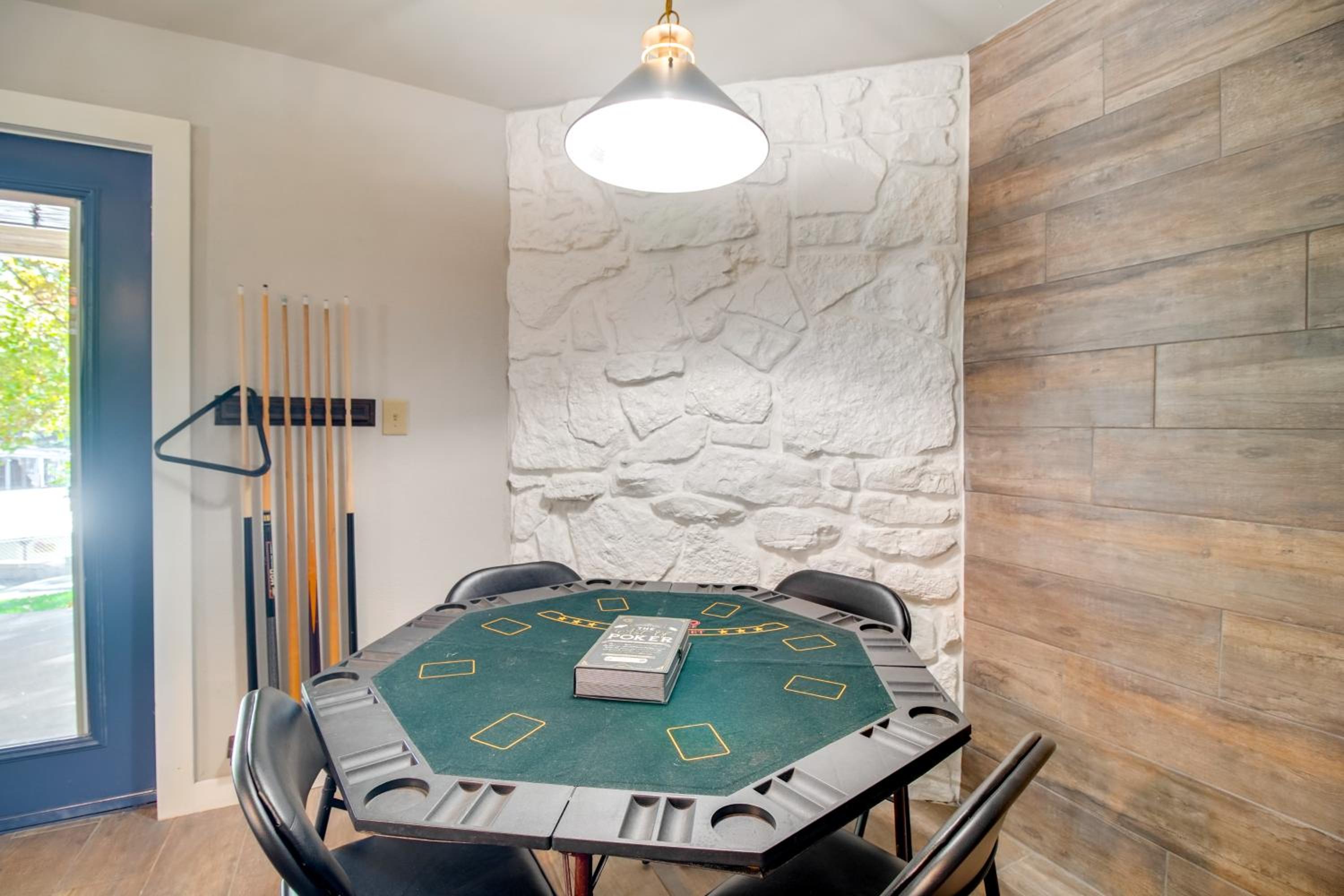 Game Room, Dock and Hot Tub Grand Lake Getaway