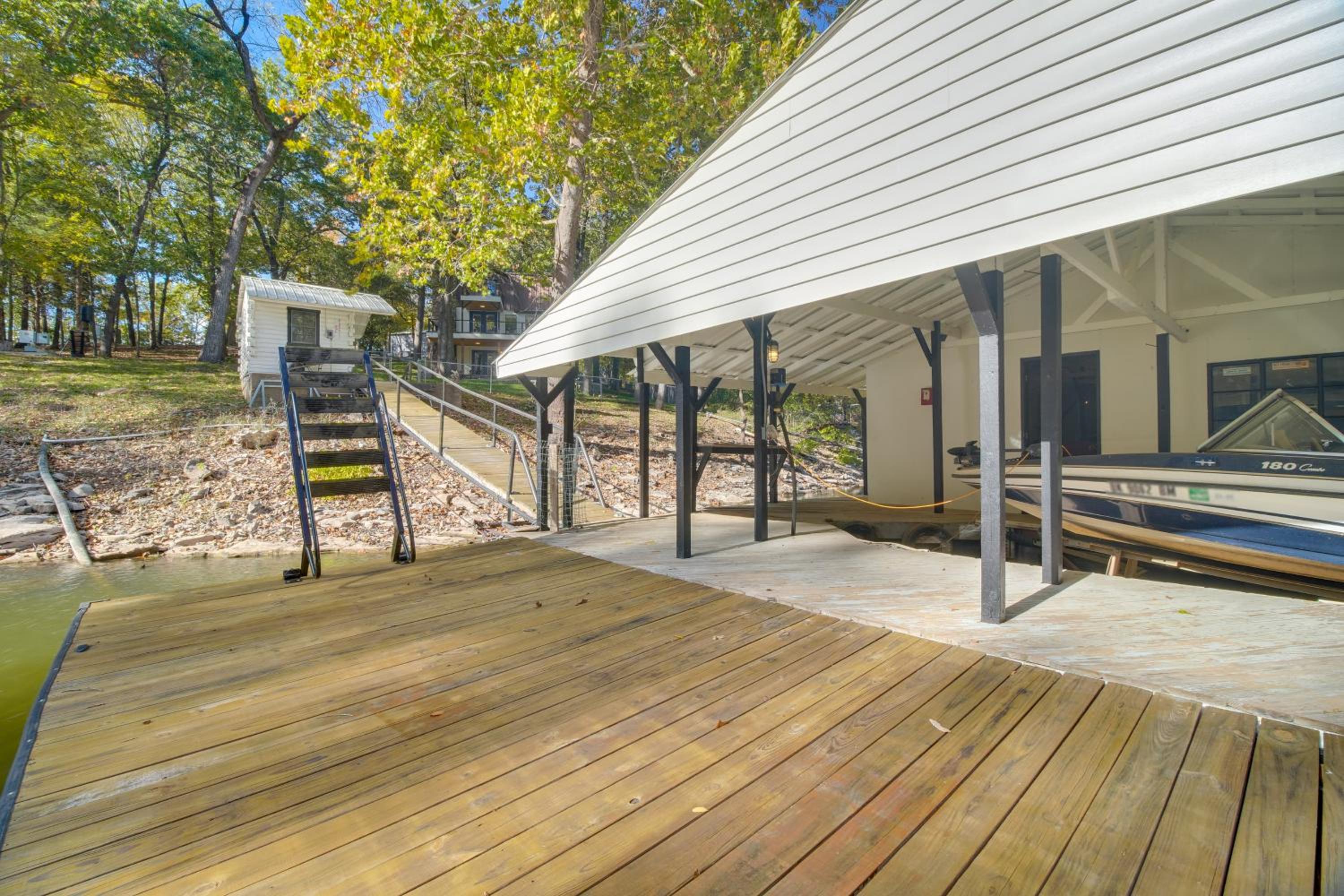 Game Room, Dock and Hot Tub Grand Lake Getaway