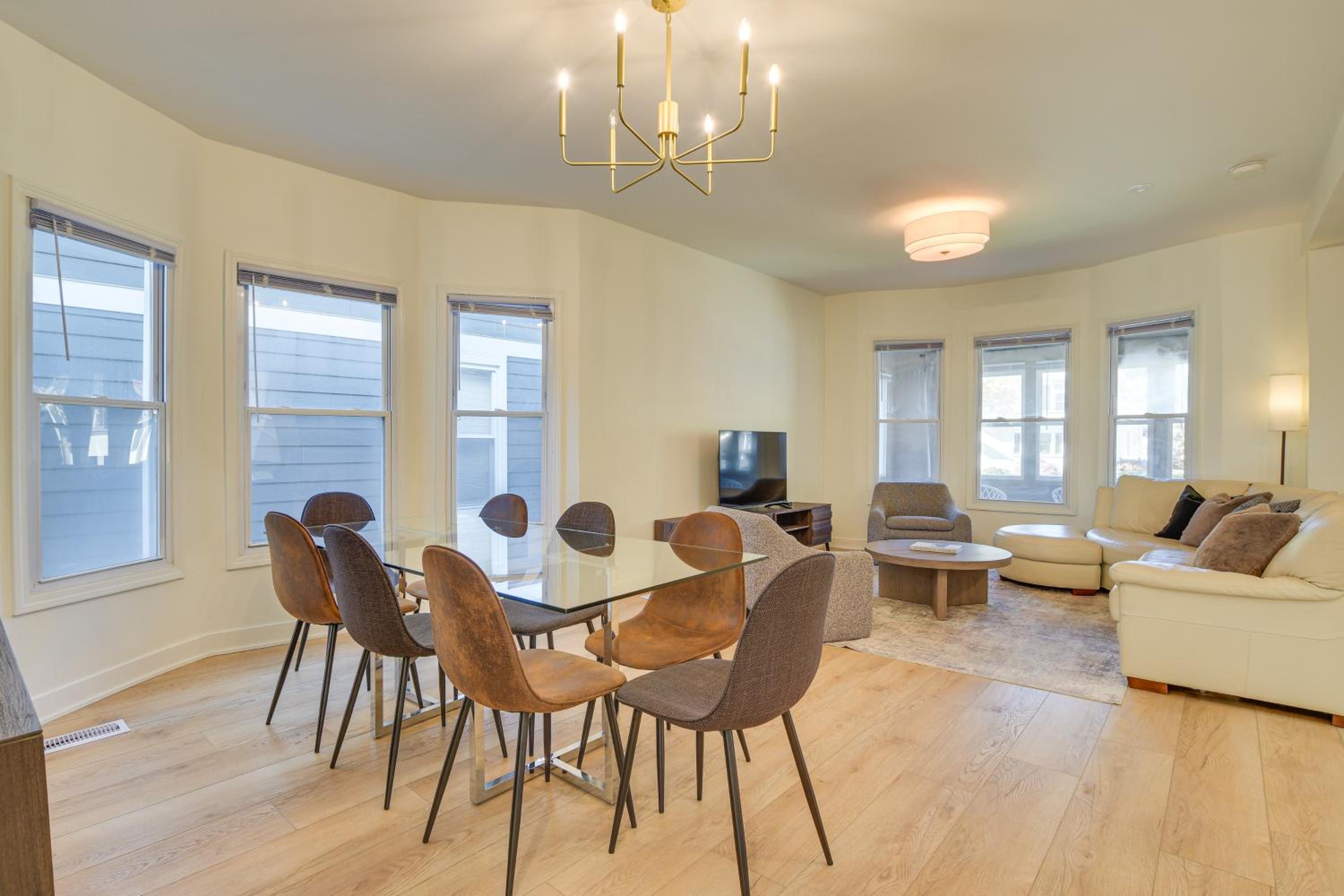 Shop, Dine and Unwind Oak Park Home with Private Yard