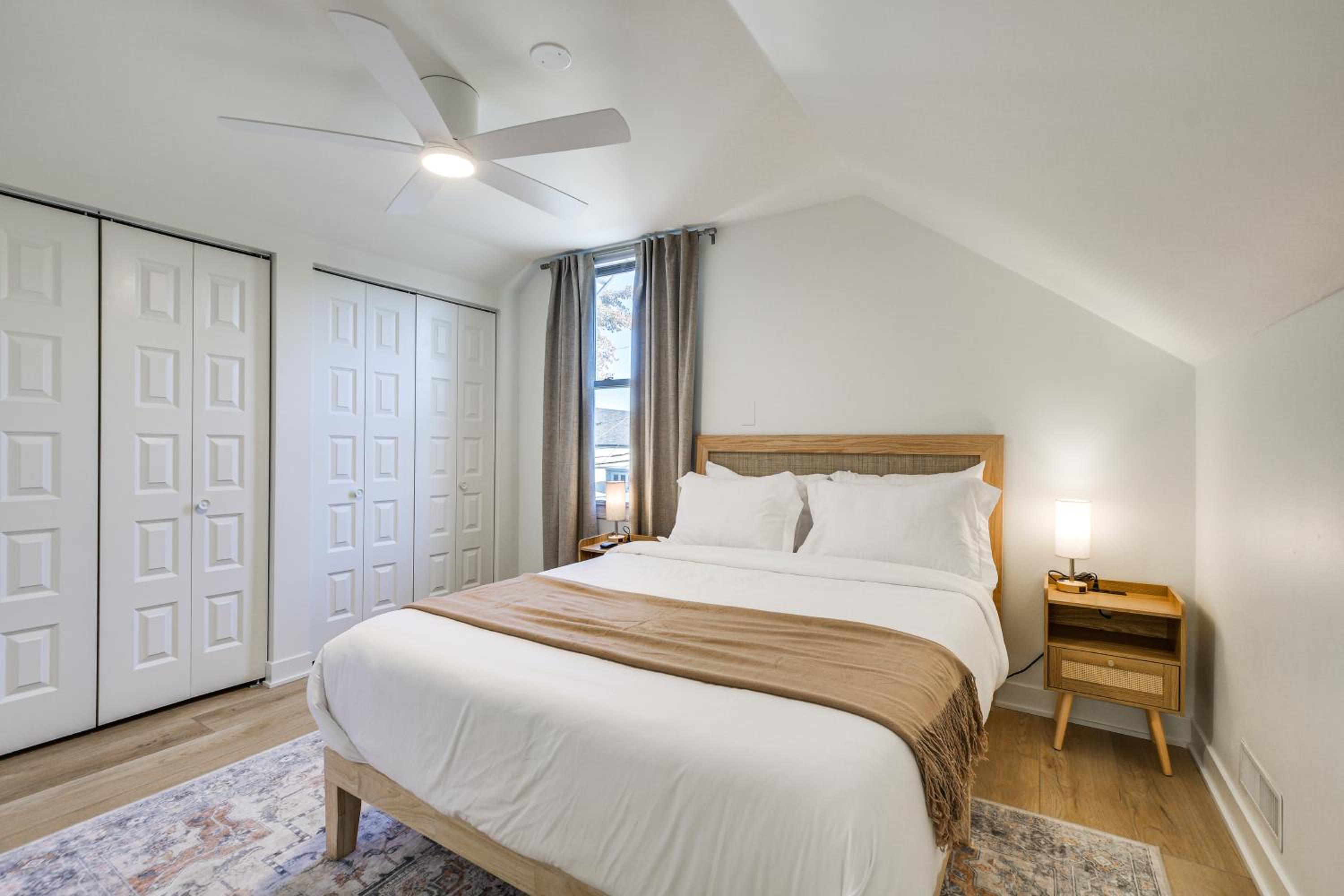Shop, Dine and Unwind Oak Park Home with Private Yard