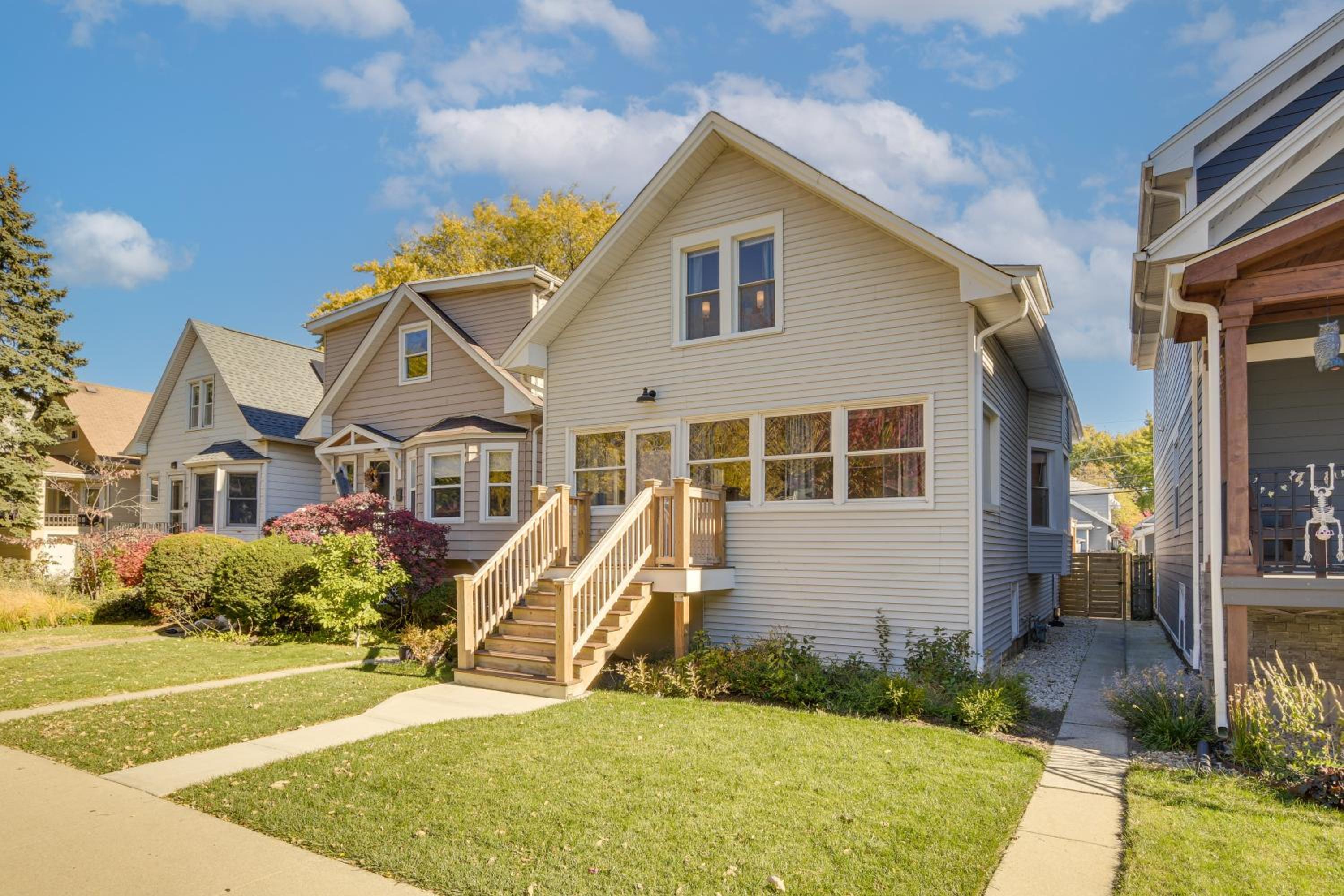 Shop, Dine and Unwind Oak Park Home with Private Yard