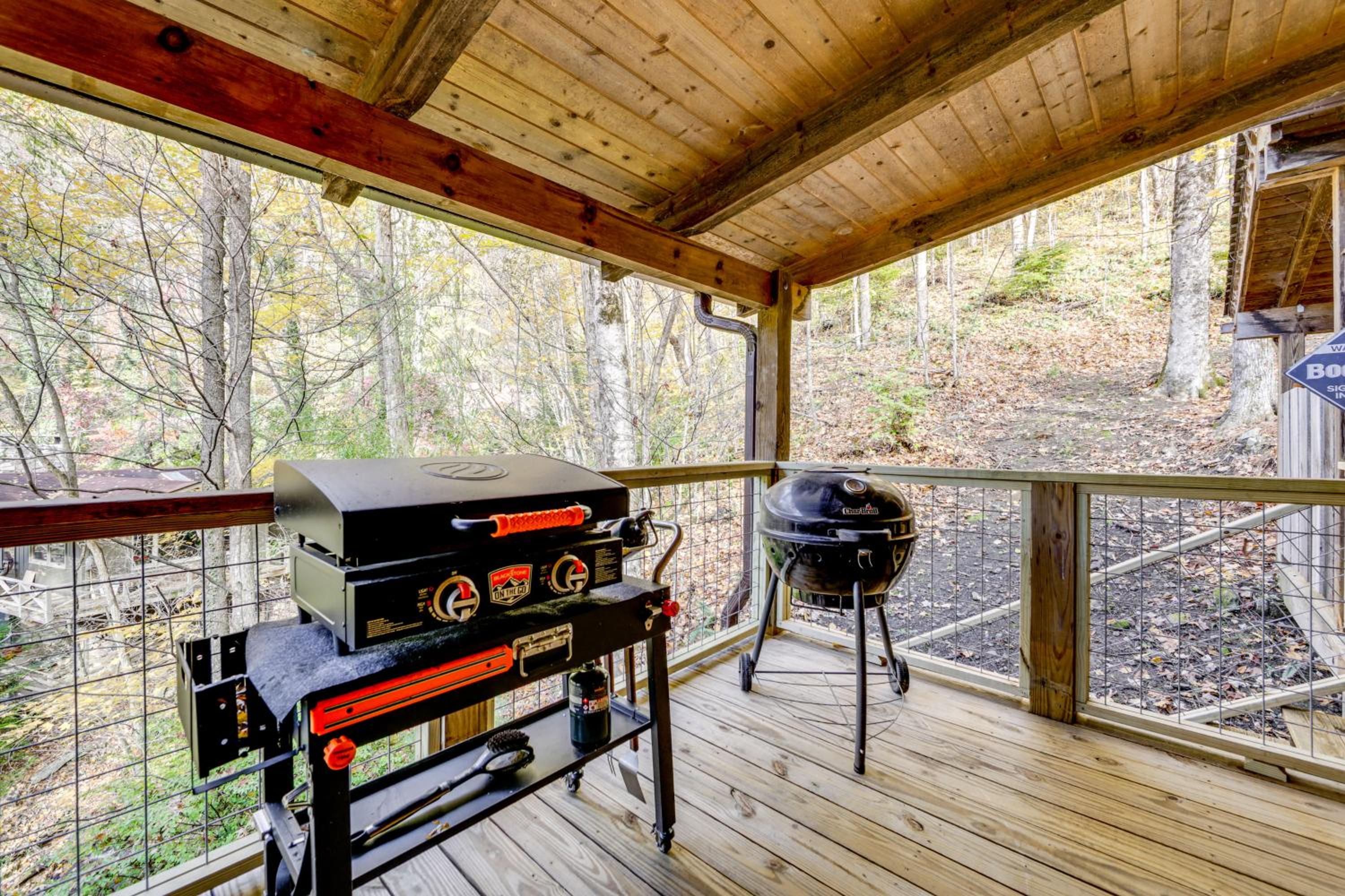 Creekside Cabin in the Heart of Maggie Valley