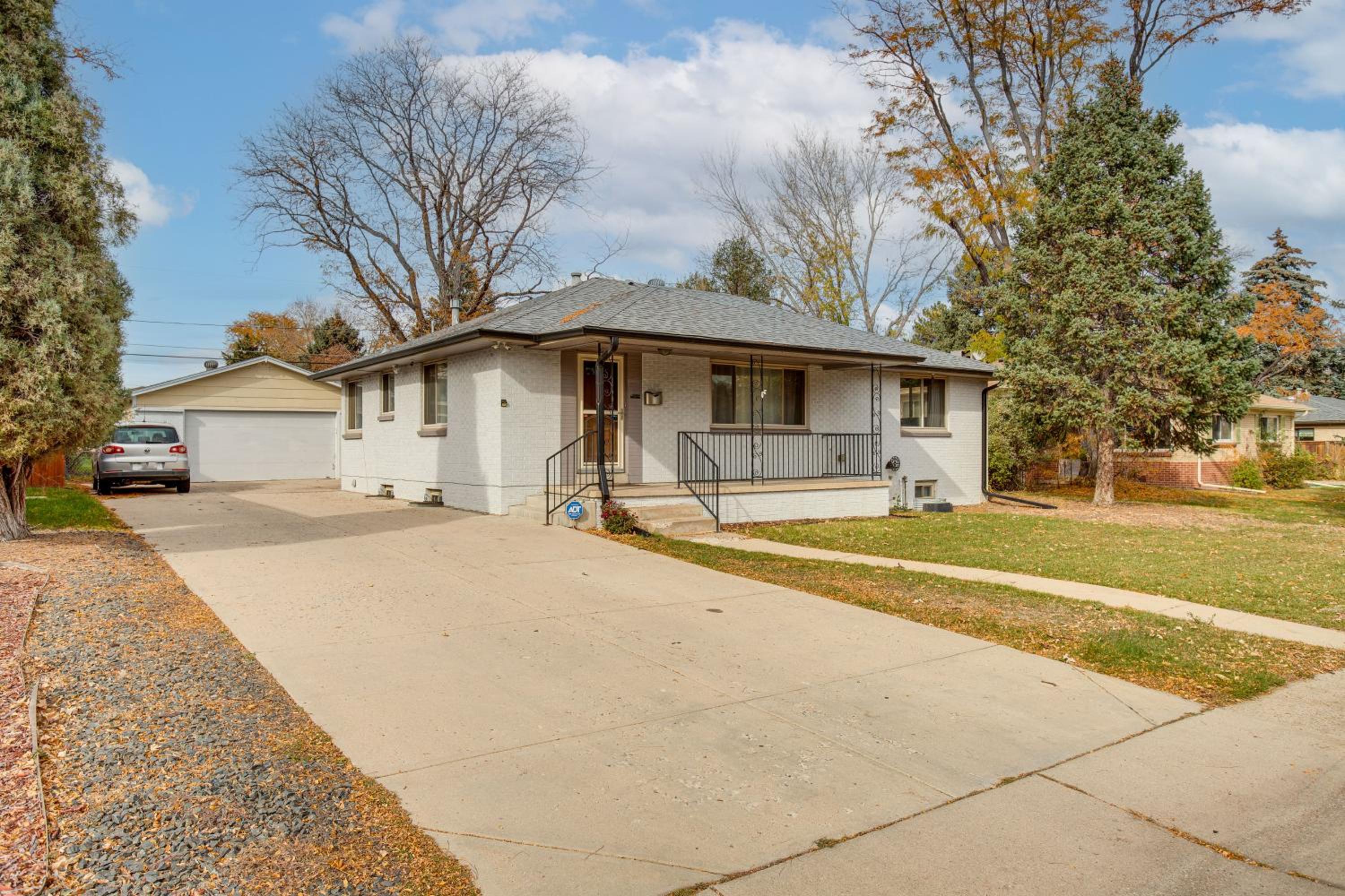 Walk to Shops at Belmar Denver Area Home Base