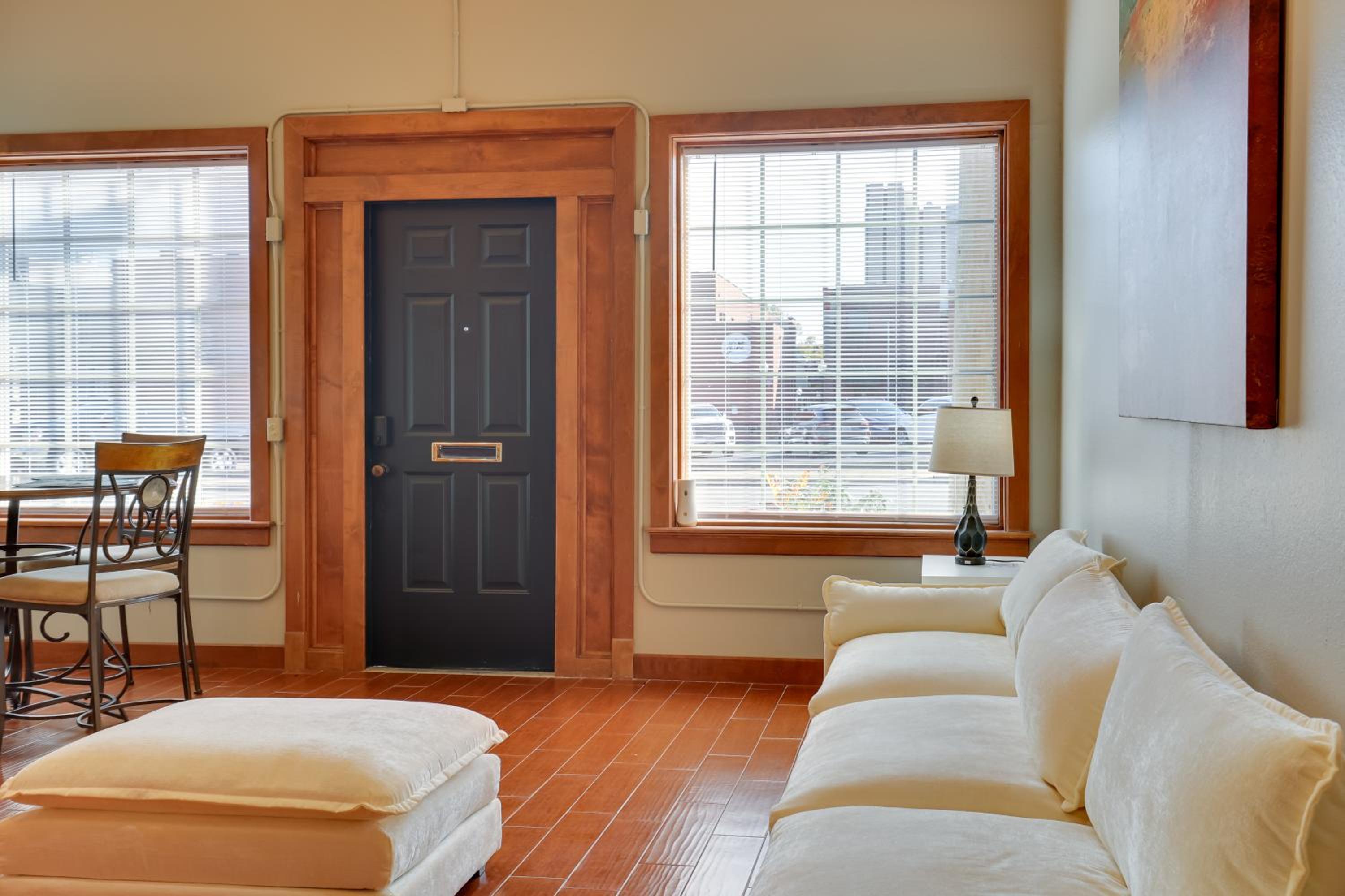 Ultimate Convenience Historic Dtwn Marshall Apt!