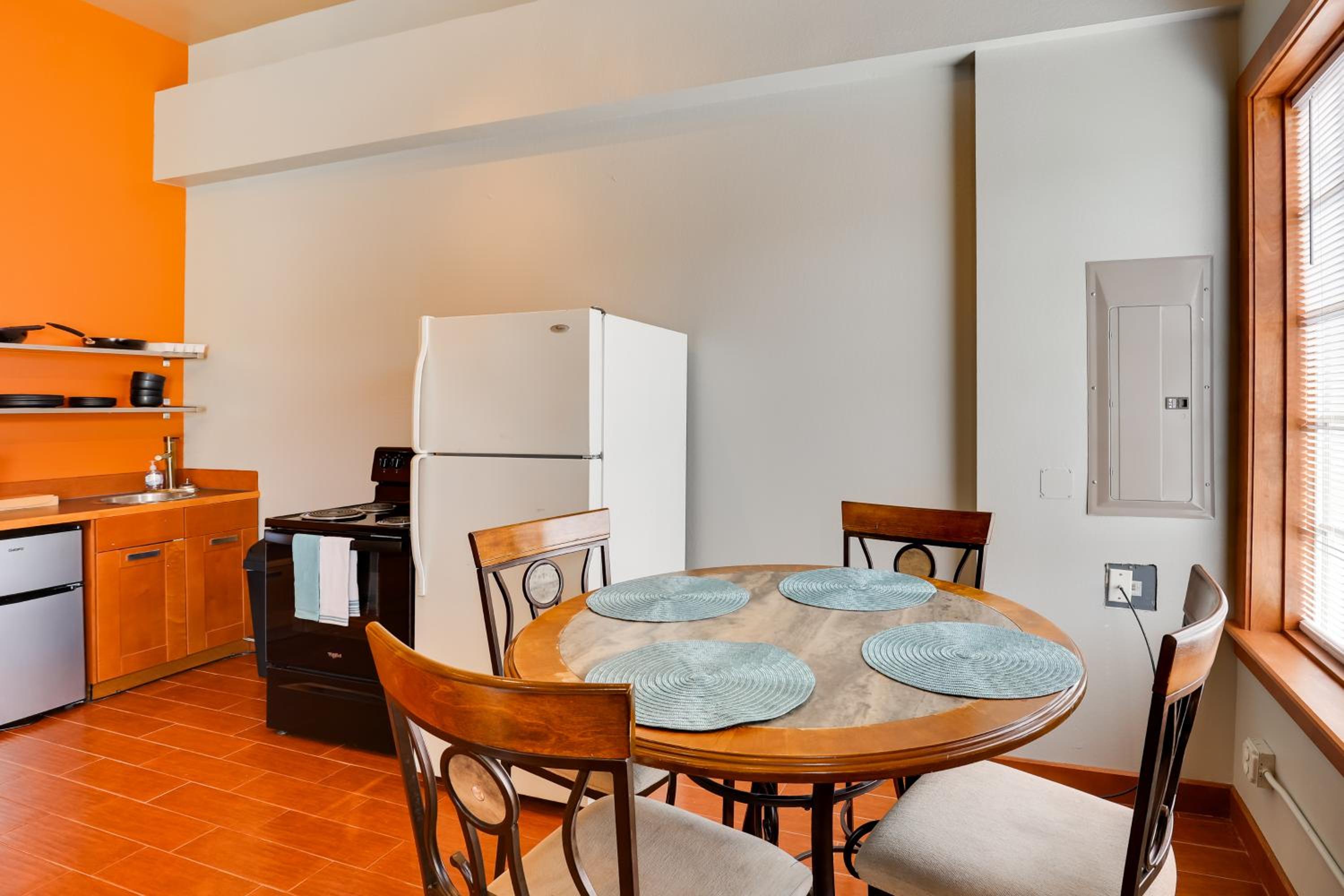 Ultimate Convenience Historic Dtwn Marshall Apt!