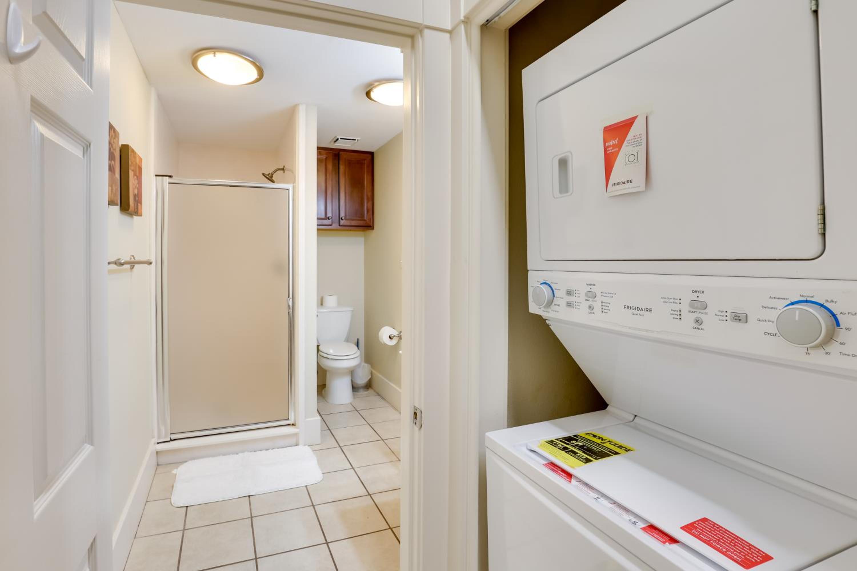 Steps to Restaurants and Shops! Dtwn Marshall Apt