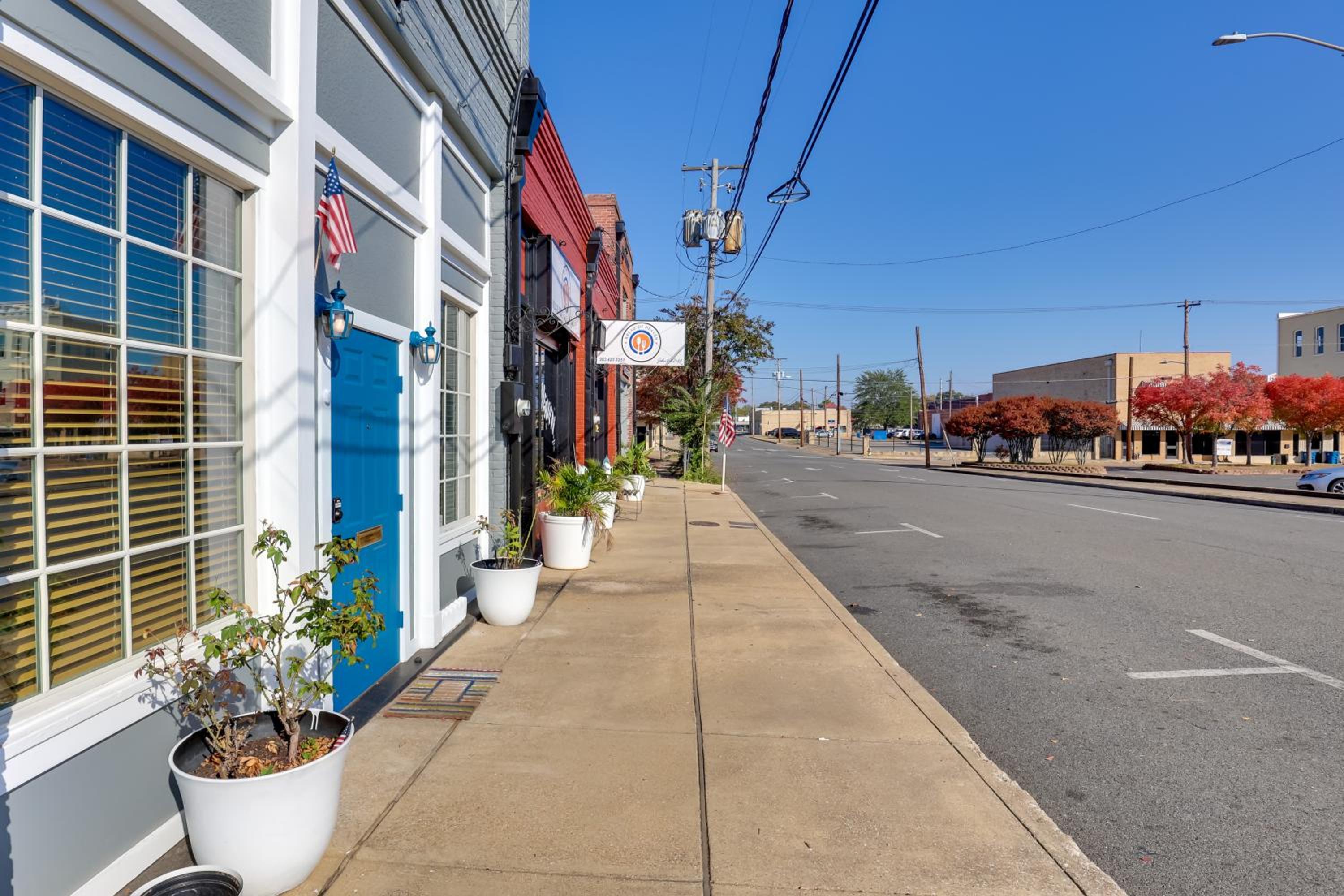 Steps to Restaurants and Shops! Dtwn Marshall Apt