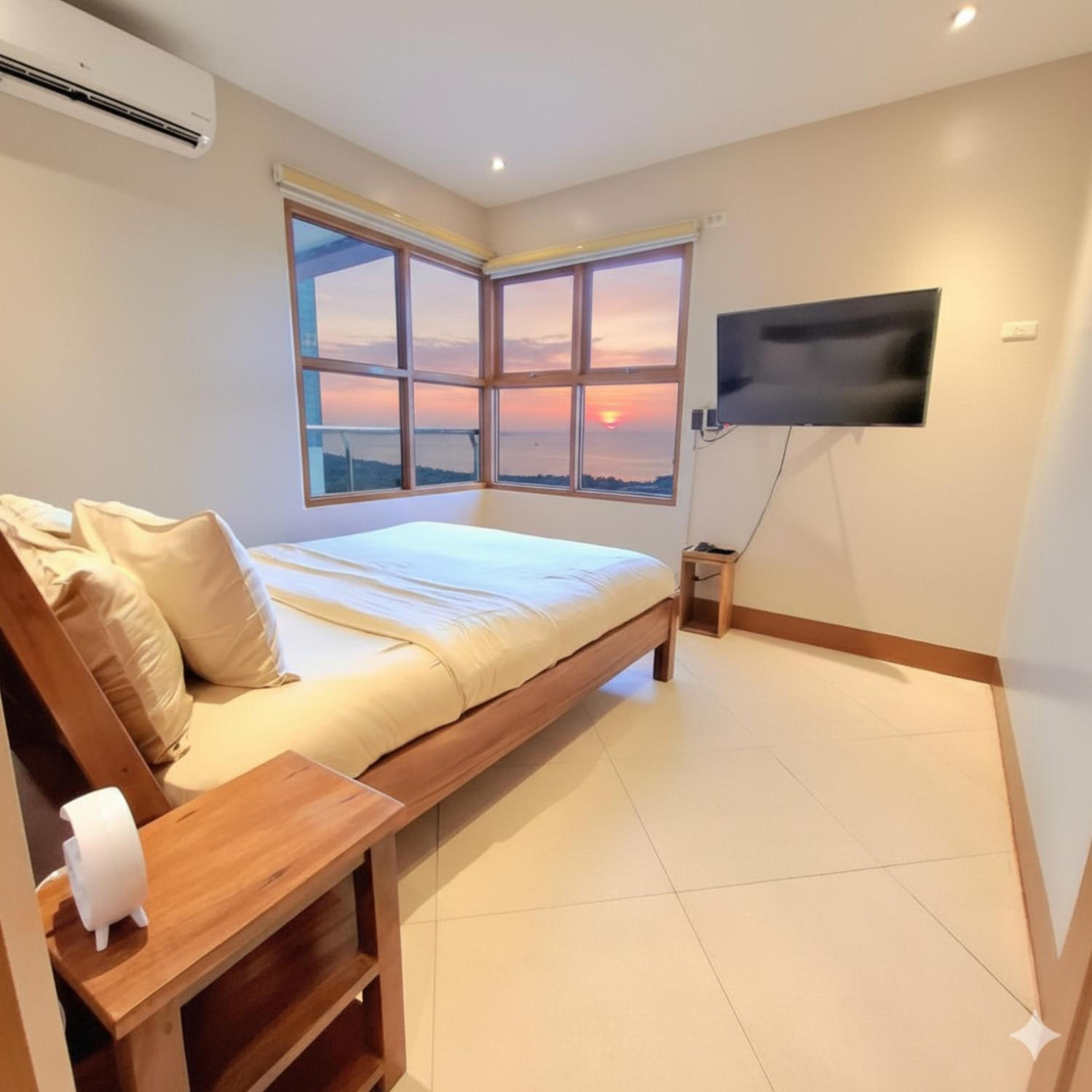 STAYLUXIA BOUTIQUE HOTEL MANILABAYVIEW - 1-5 BR Luxury and Superior Condos with, Balcony, Pool, Netflix & Gym- Housekeeping Available -