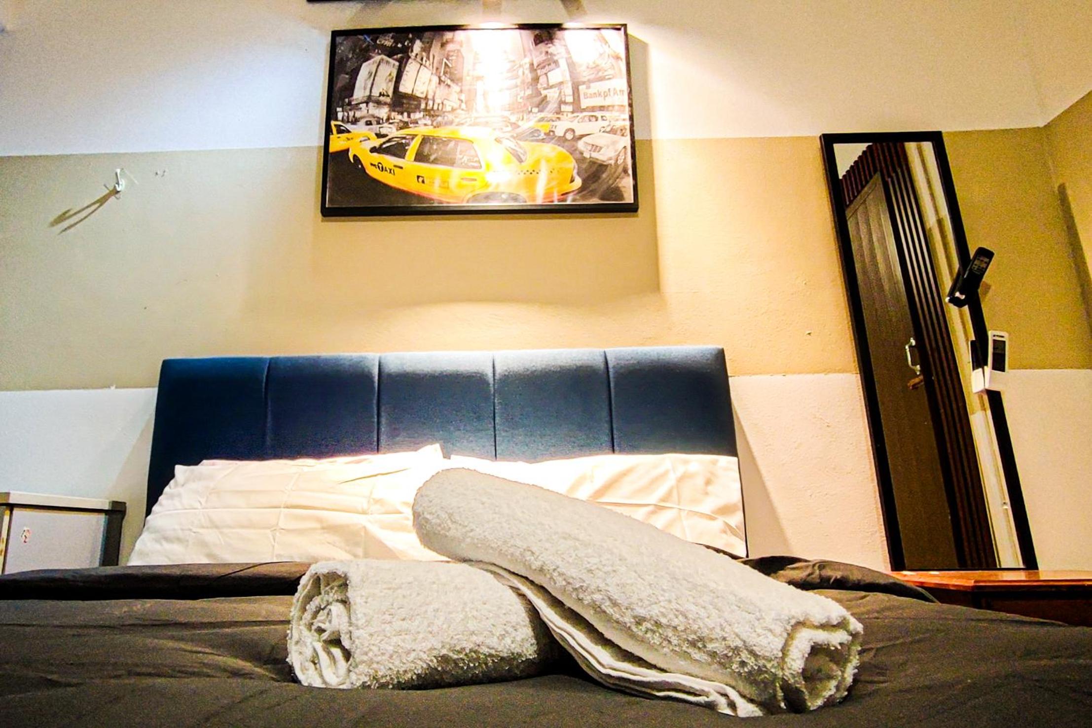 Lovely Six-Bedrooms Home at Bandar Sunway by HCK