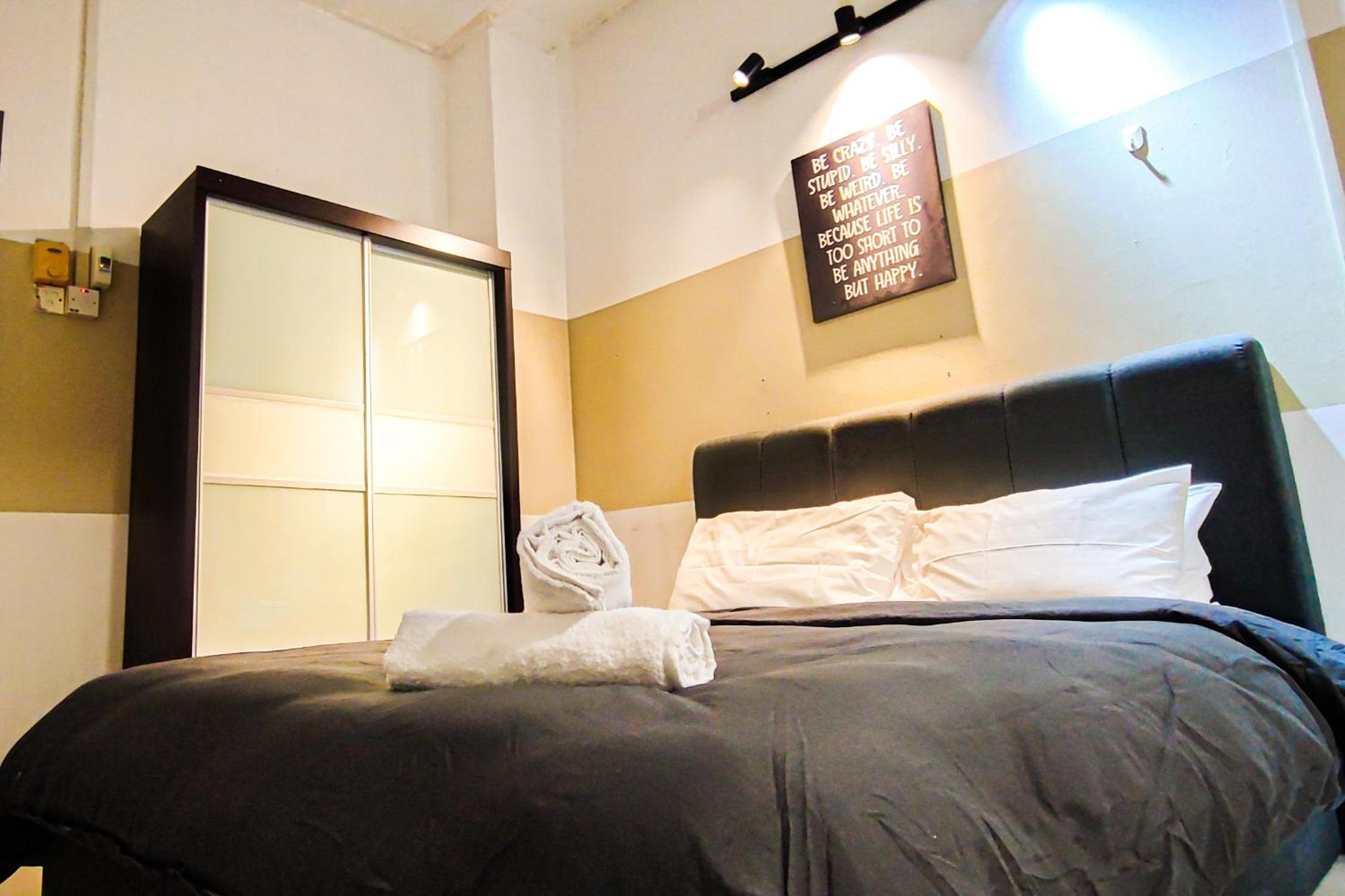 Lovely Six-Bedrooms Home at Bandar Sunway by HCK