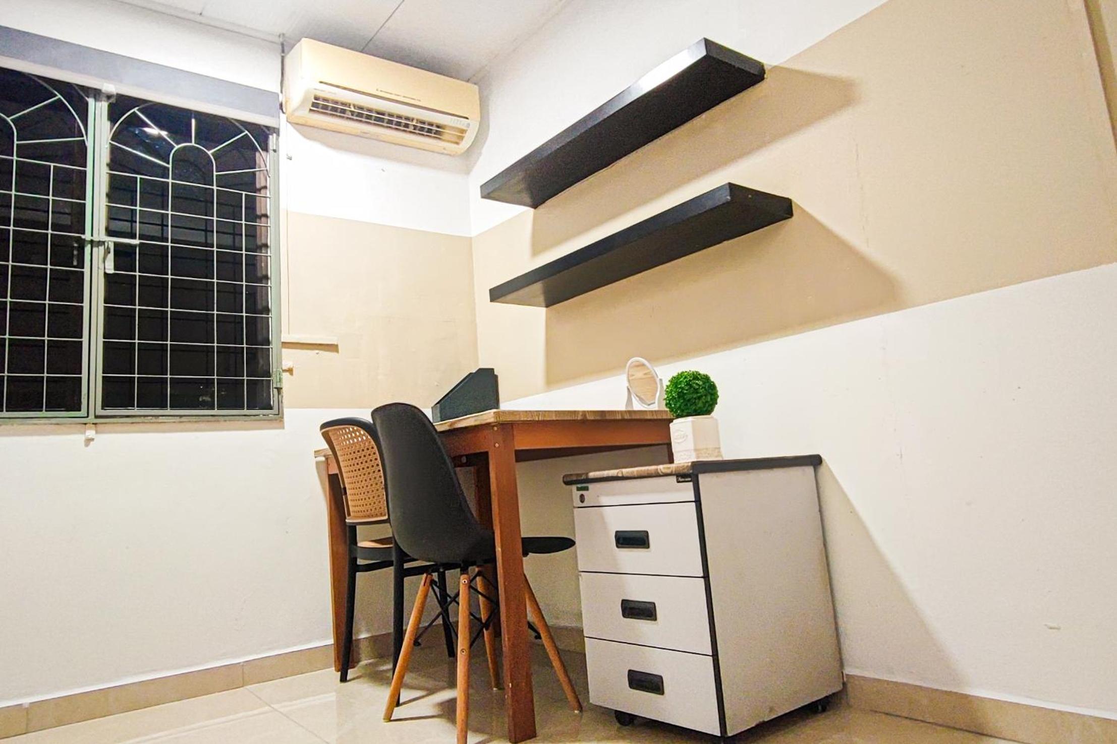 Lovely Six-Bedrooms Home at Bandar Sunway by HCK