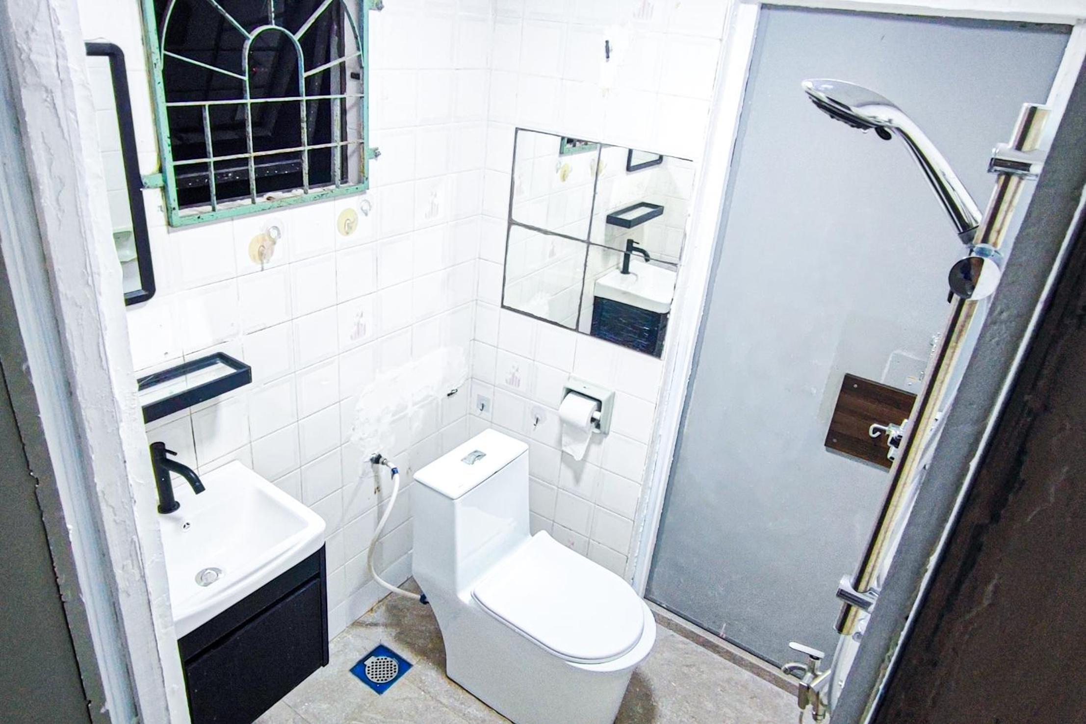 Lovely Six-Bedrooms Home at Bandar Sunway by HCK