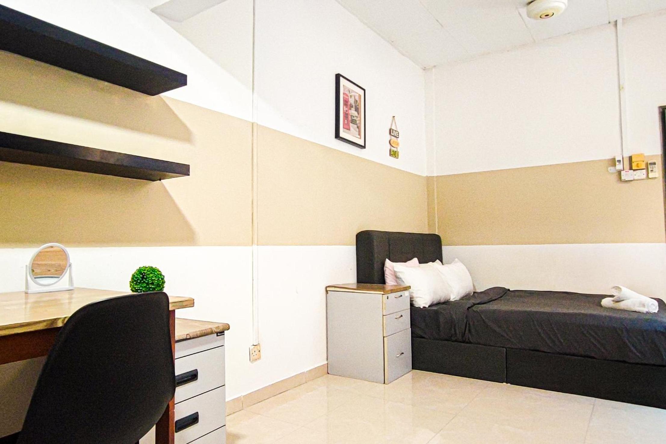 Lovely Six-Bedrooms Home at Bandar Sunway by HCK
