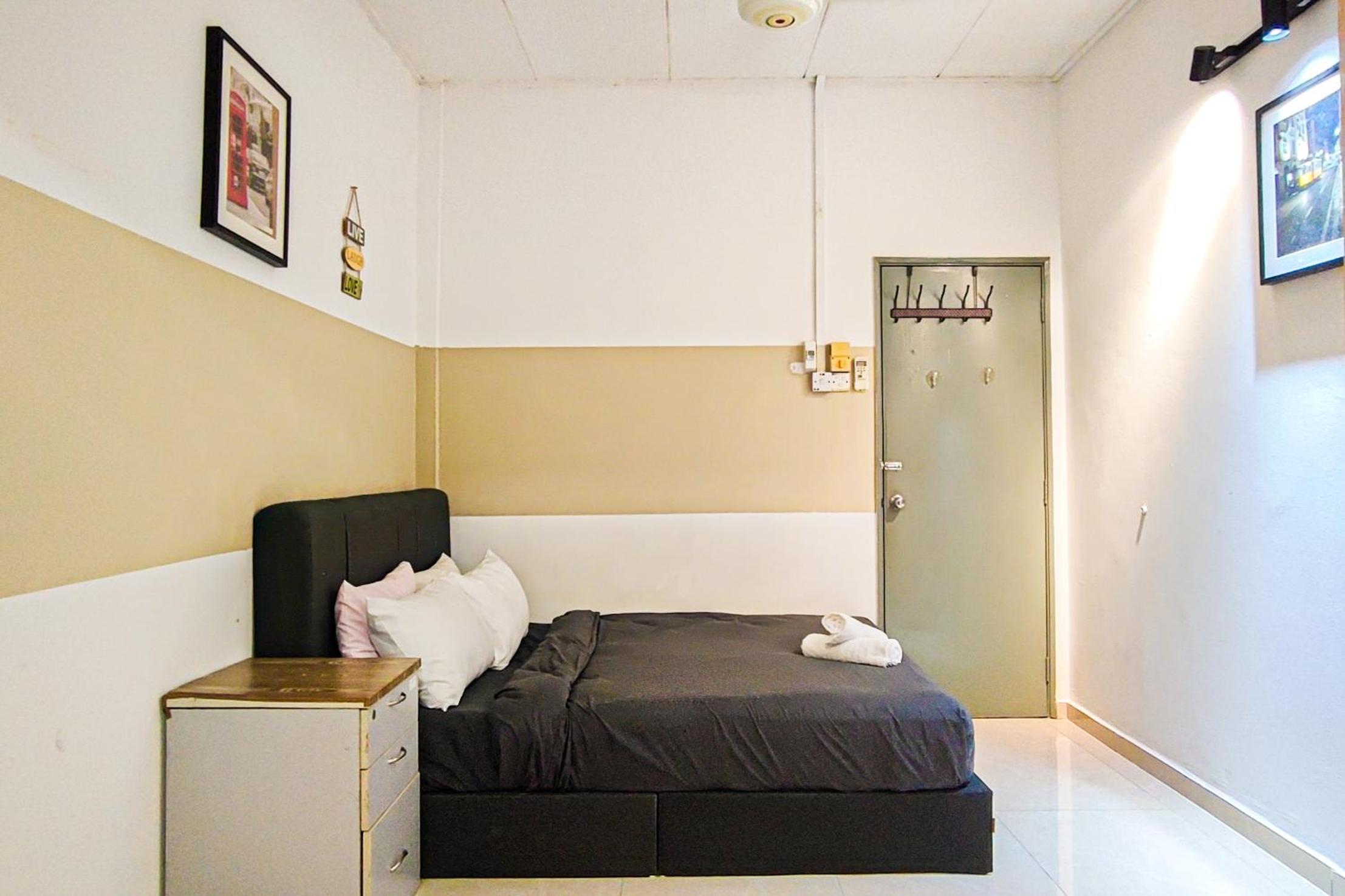Lovely Six-Bedrooms Home at Bandar Sunway by HCK