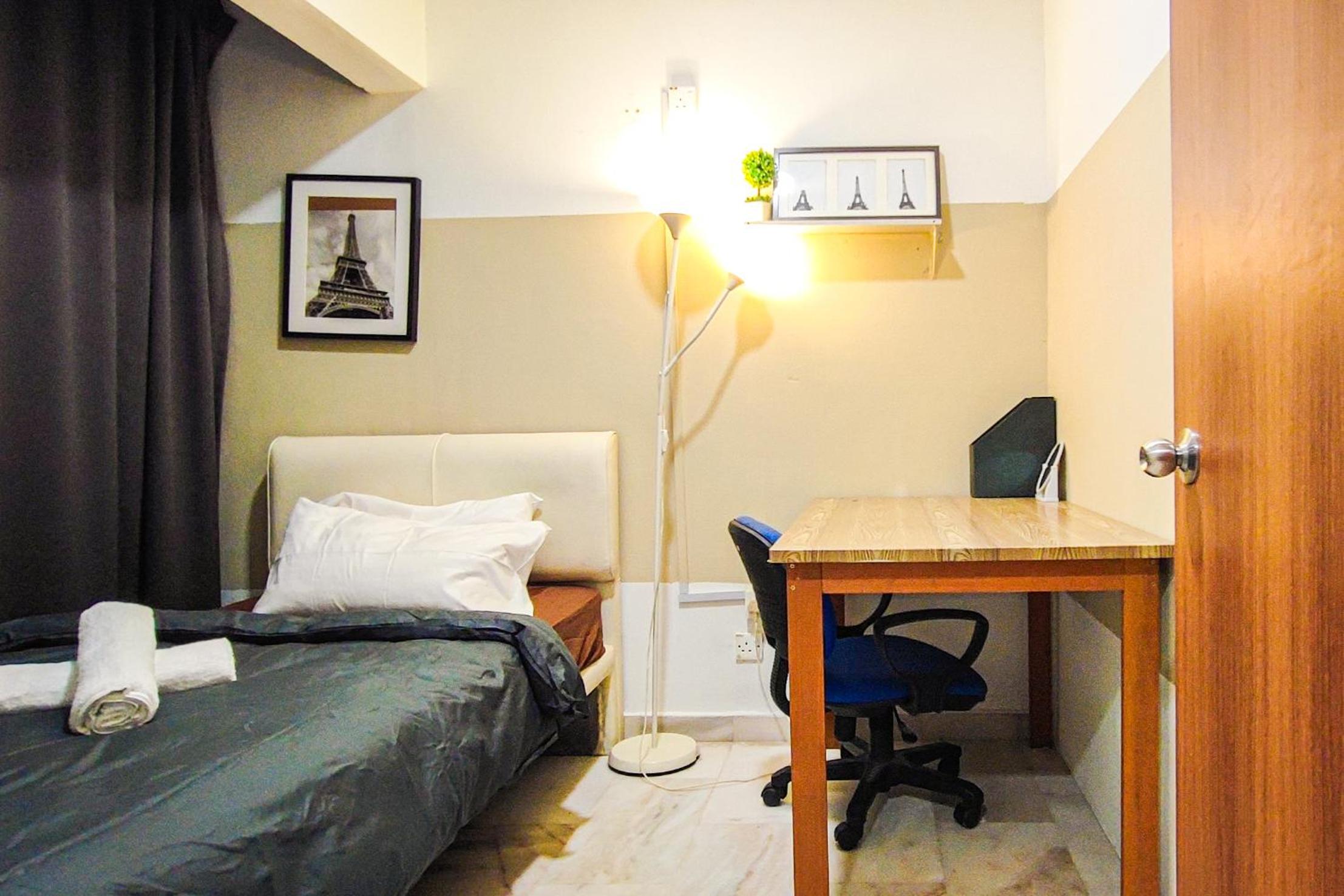 Lovely Six-Bedrooms Home at Bandar Sunway by HCK