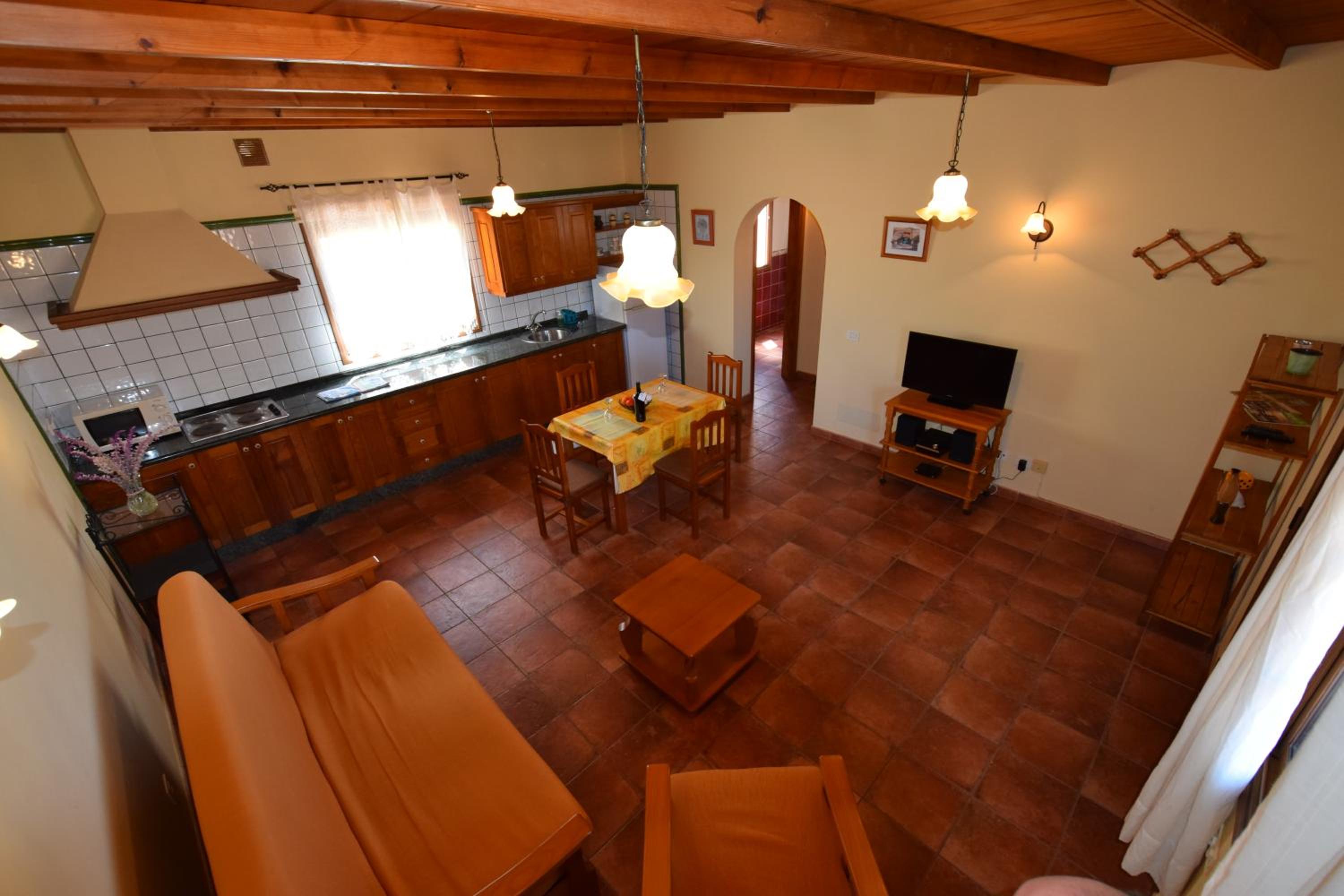 Casas Rurales Tola view 4