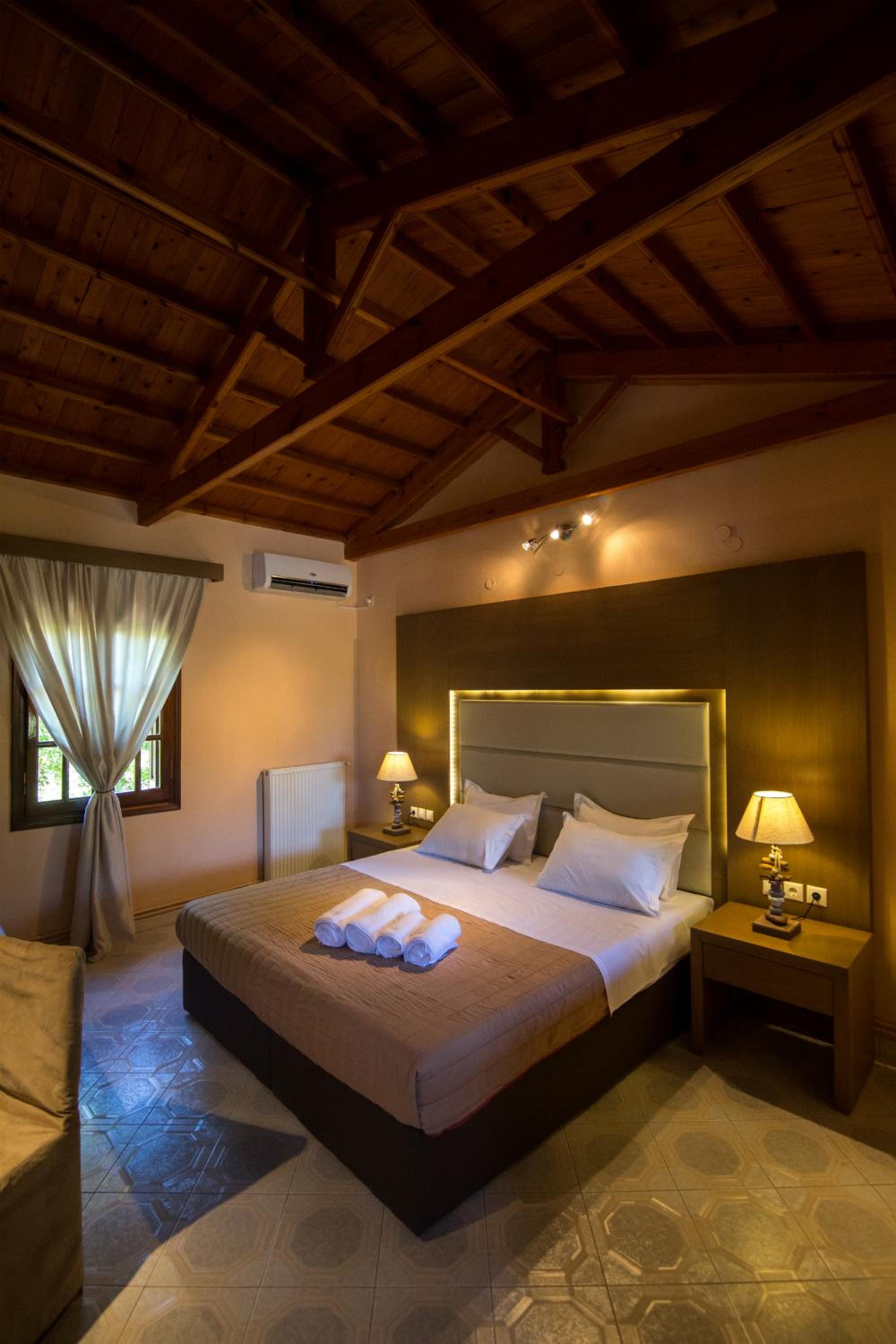 Hotel Vicky Studios and Apartments - Image 1