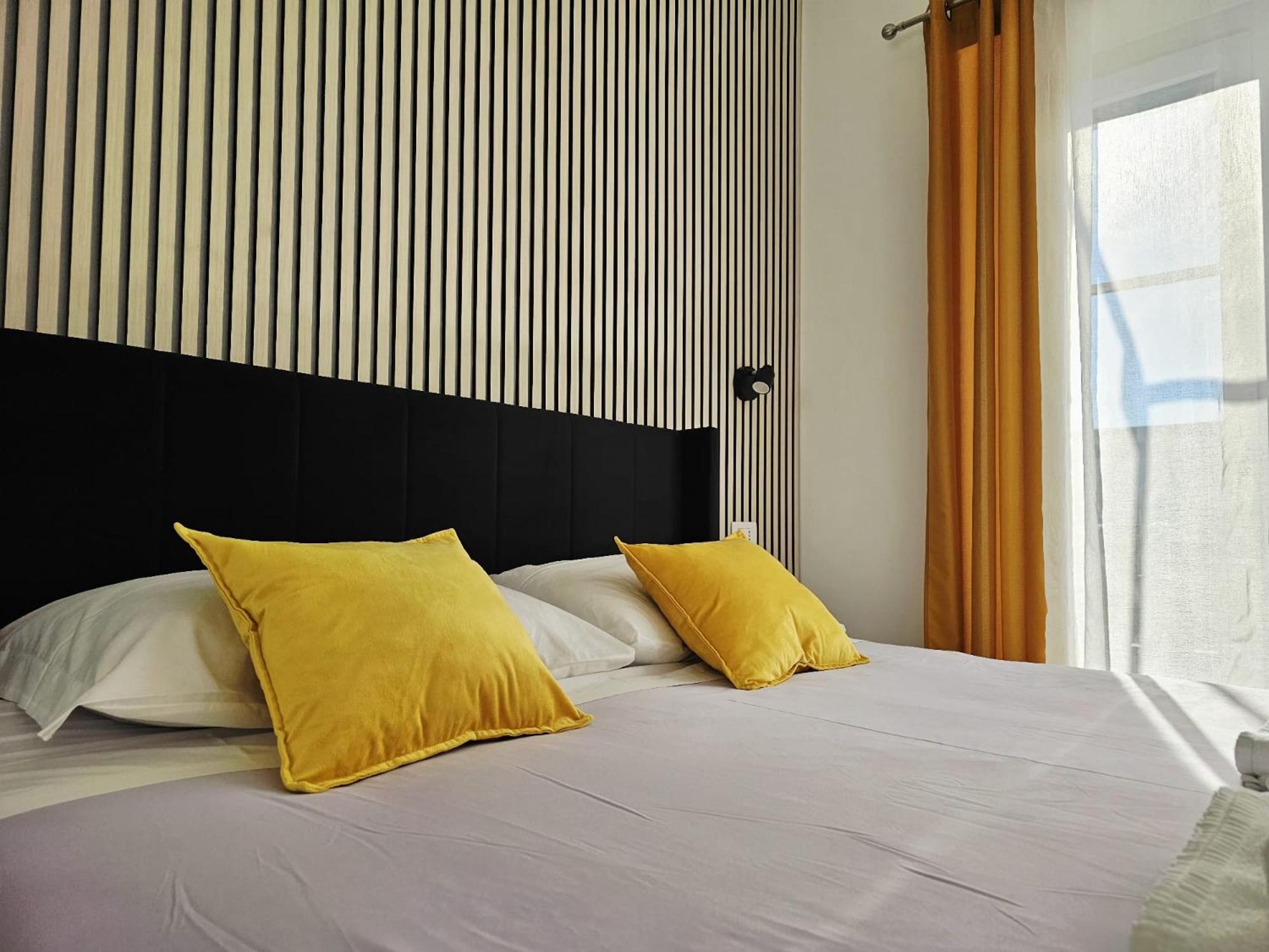 Upper San Pietro elegant flat on metro A with a view