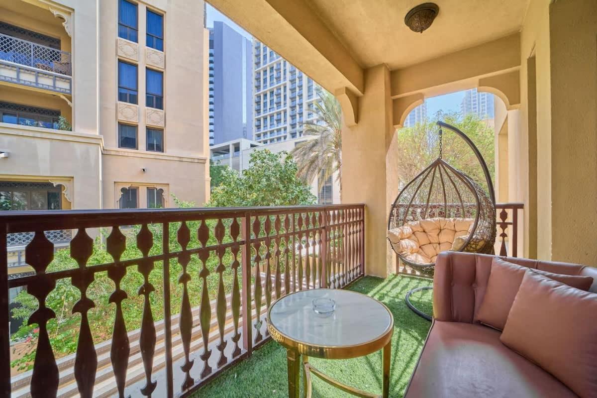 FAM Living - 2 Bedroom Old Town Dubai Stay