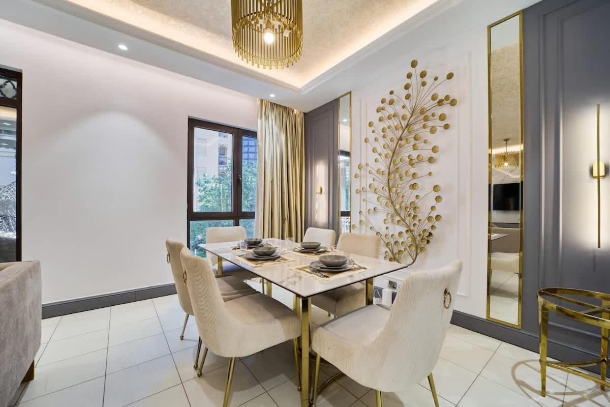 FAM Living - 2 Bedroom Old Town Dubai Stay