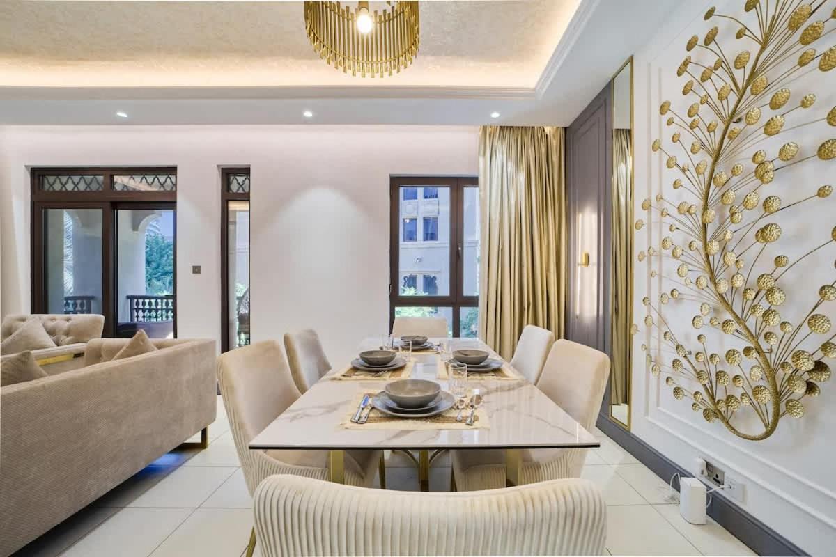 FAM Living - 2 Bedroom Old Town Dubai Stay