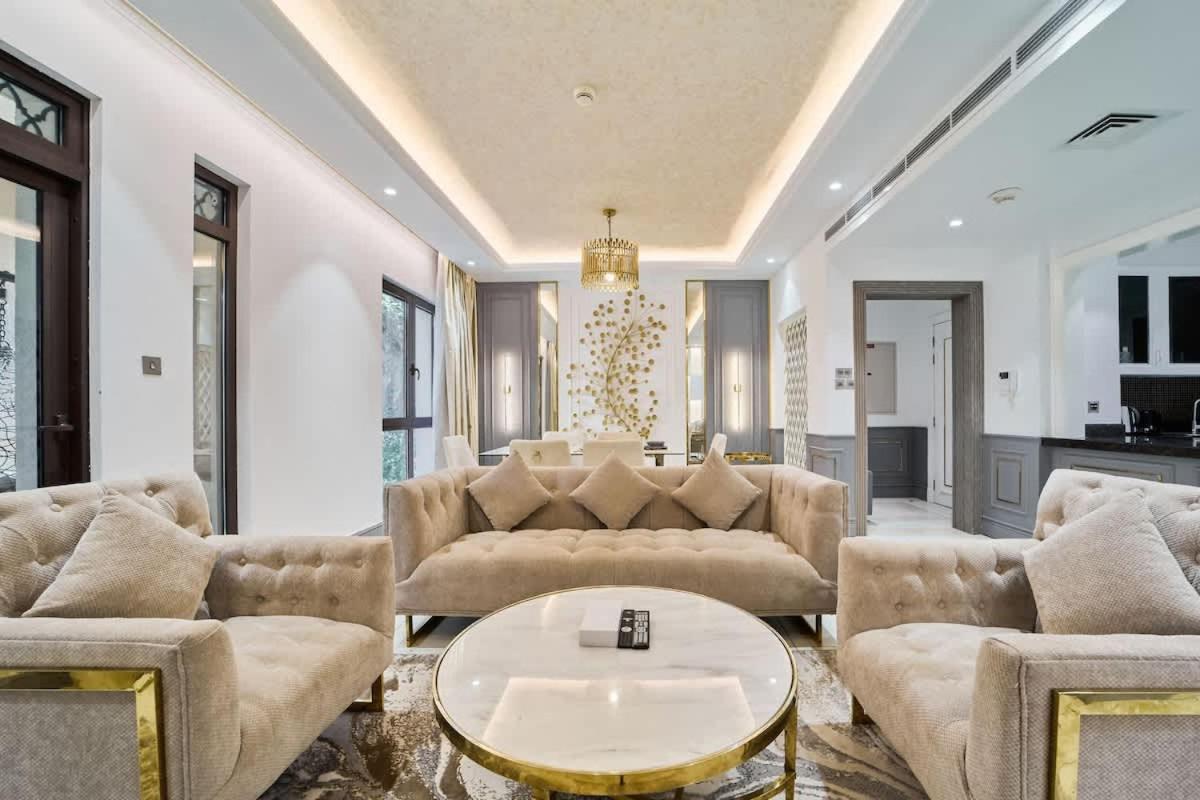 FAM Living - 2 Bedroom Old Town Dubai Stay