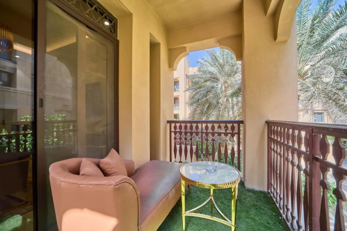 FAM Living - 2 Bedroom Old Town Dubai Stay