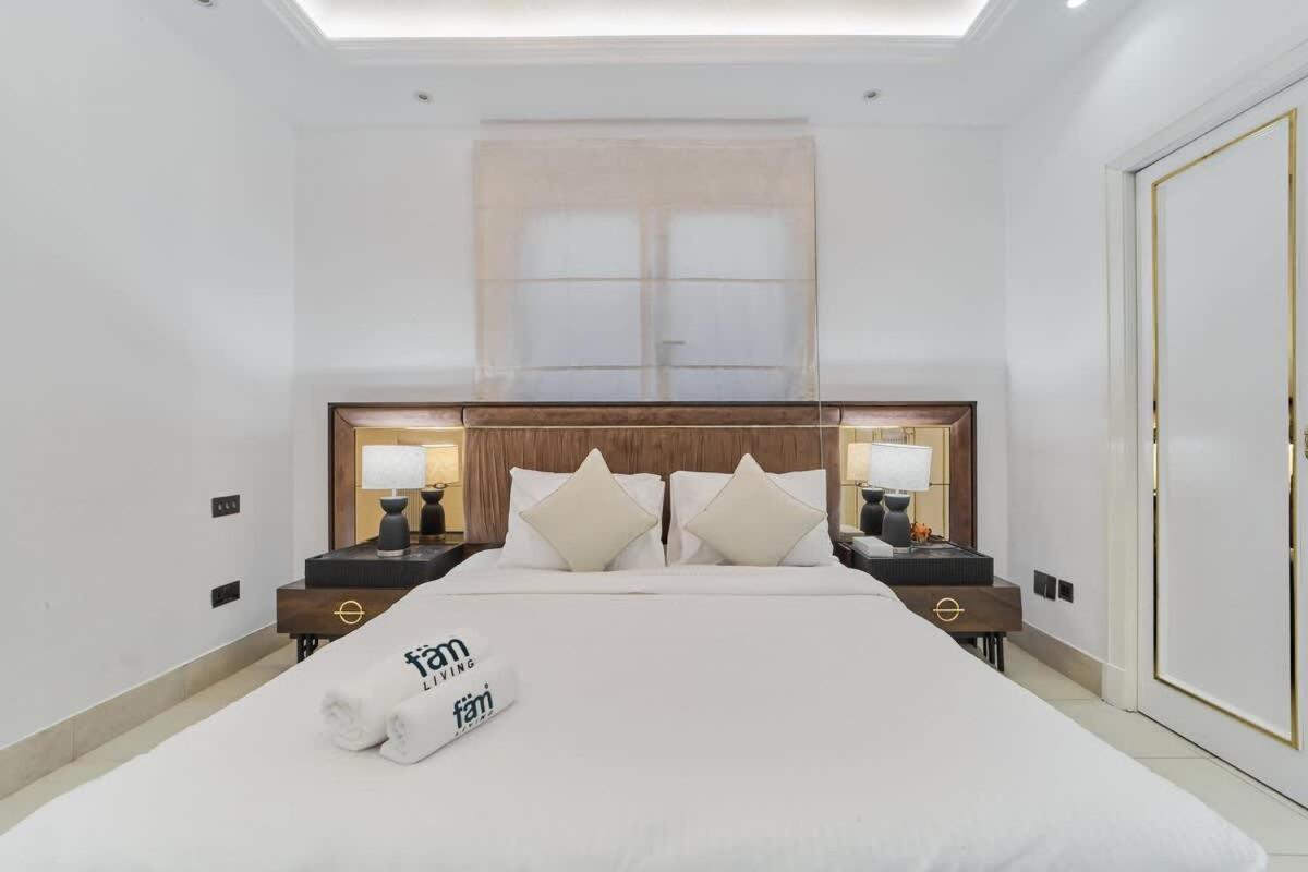 FAM Living - 2 Bedroom Old Town Dubai Stay